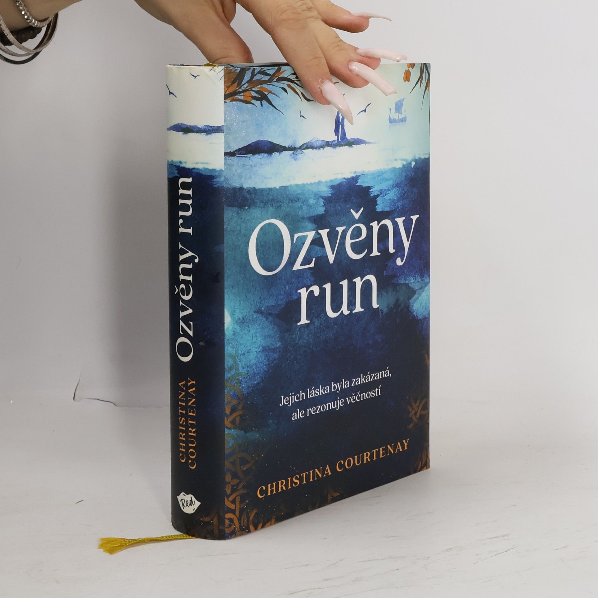 Christina Courtenay Ozvěny run