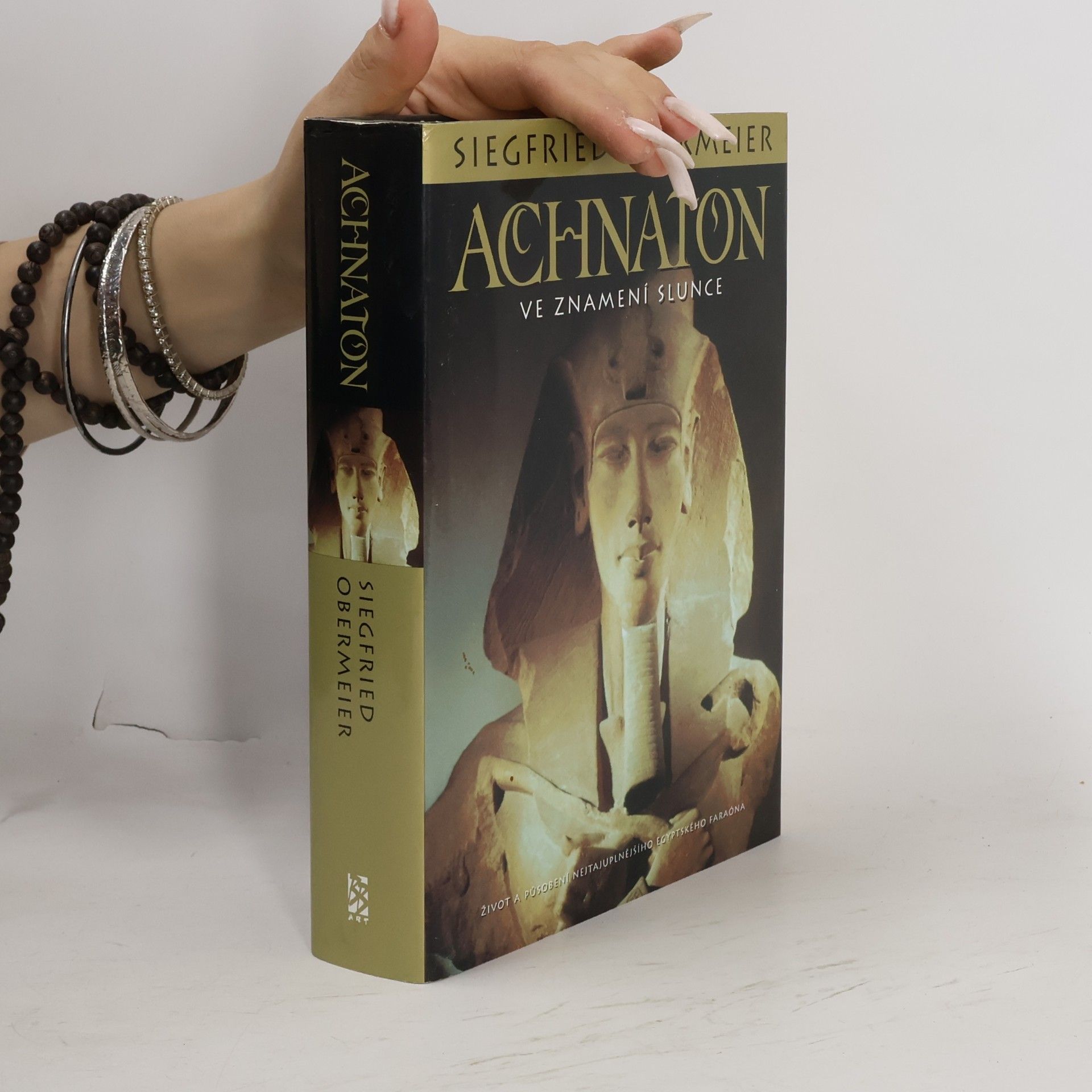 Achnaton: Ve znamení slunce