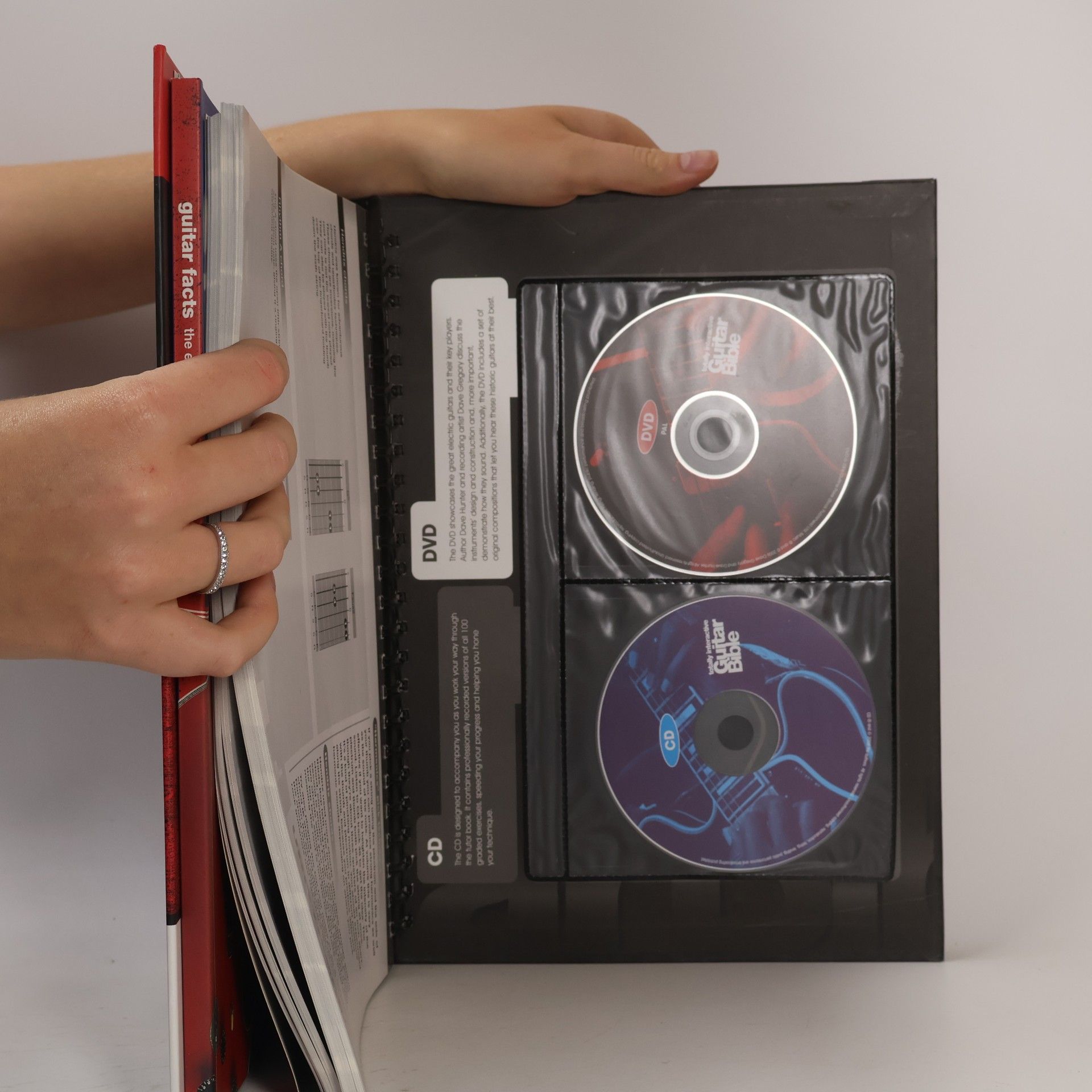 Various authors Totally Interactive Guitar Bible