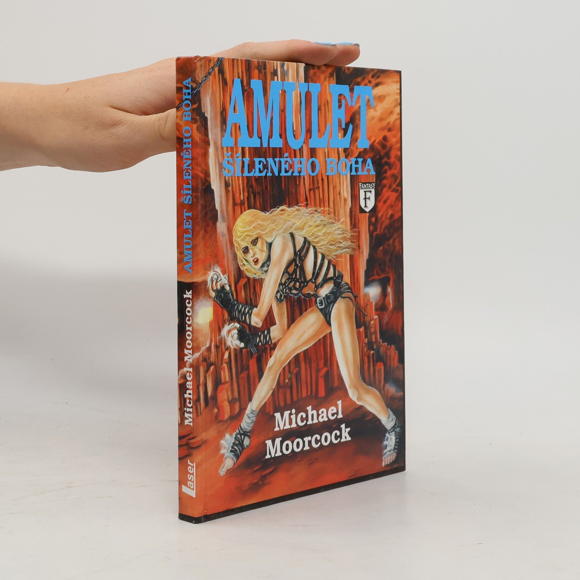 Michael Moorcock Amulet šíleného boha
