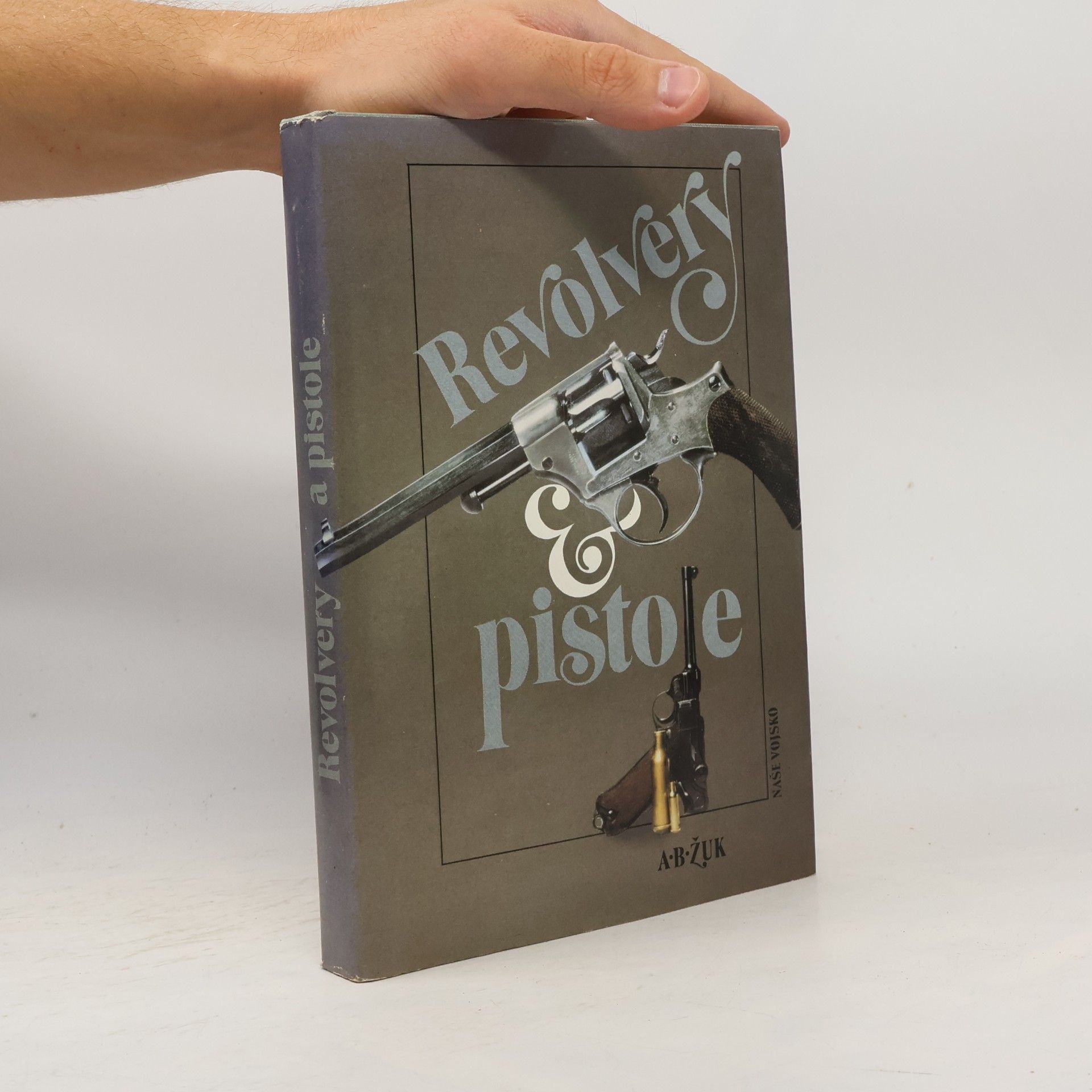 Revolvery a pistole