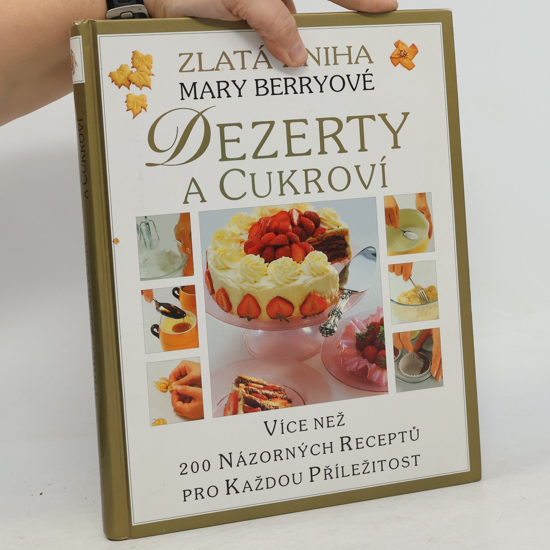Mary Berry Dezerty a cukroví