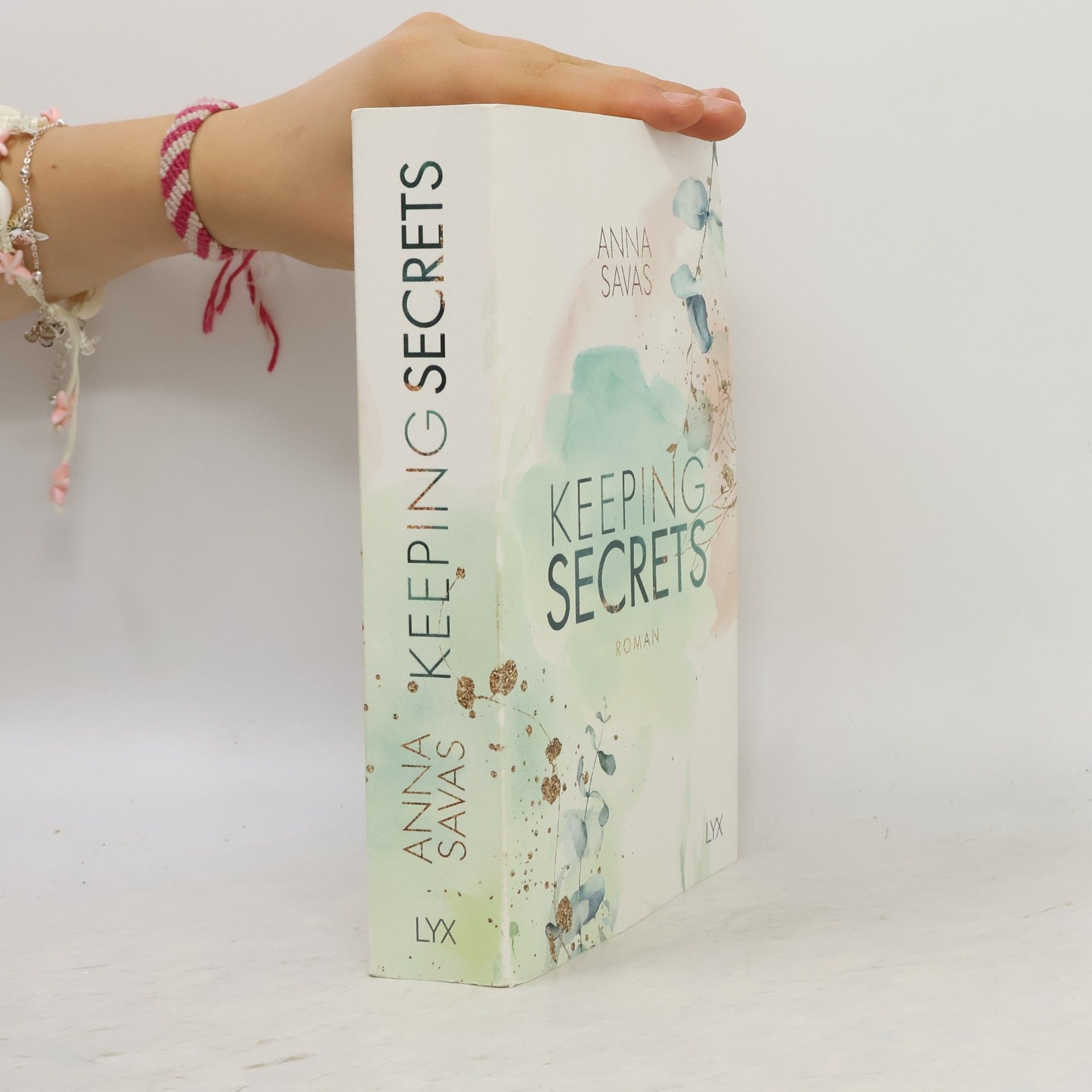 Anna Savas Keeping secrets