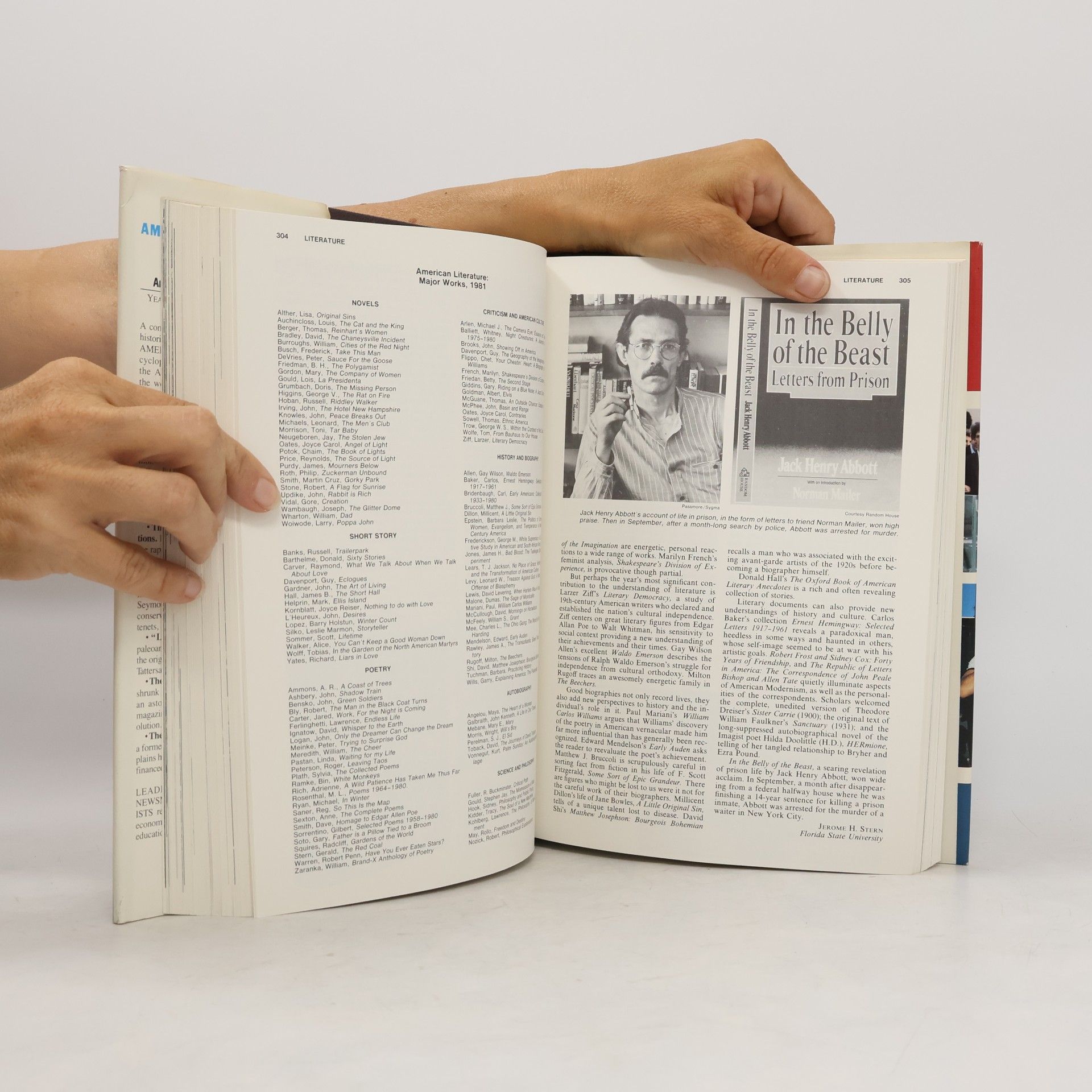 Edward Humphrey The Encyclopedia Americana Yearbook - 60: The Americana Annual 1982