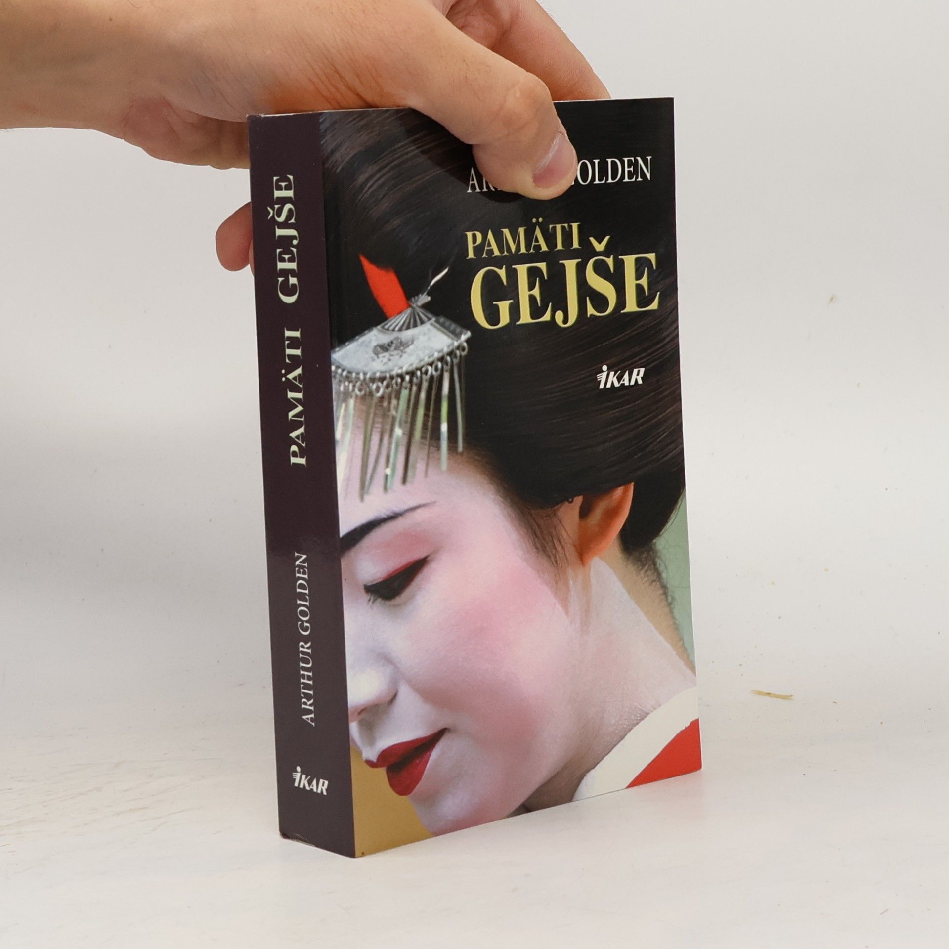 Arthur Golden Pamäti gejše
