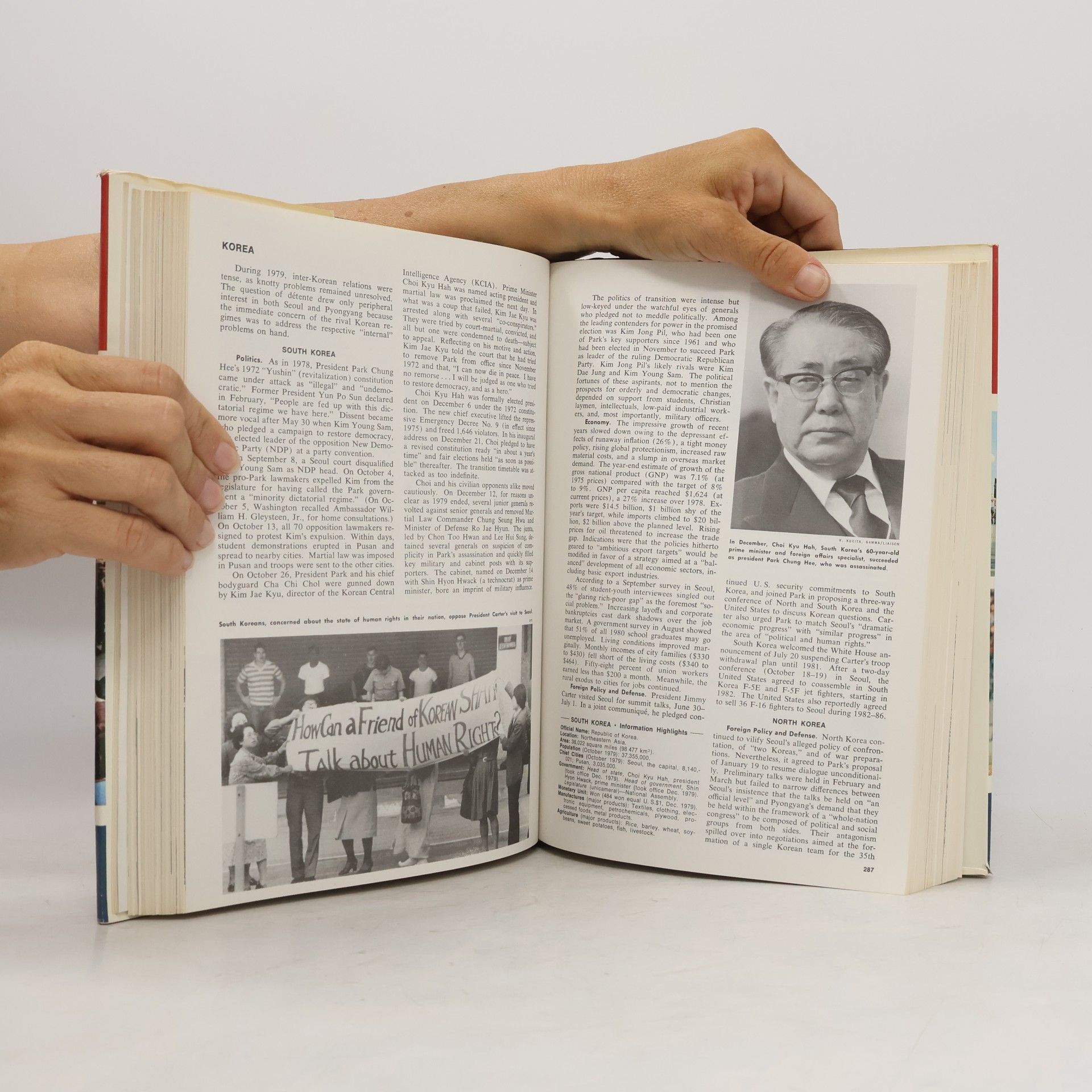 Edward Humphrey The Encyclopedia Americana Yearbook: Americana Annual, 1980 - Completely New 58th Edition