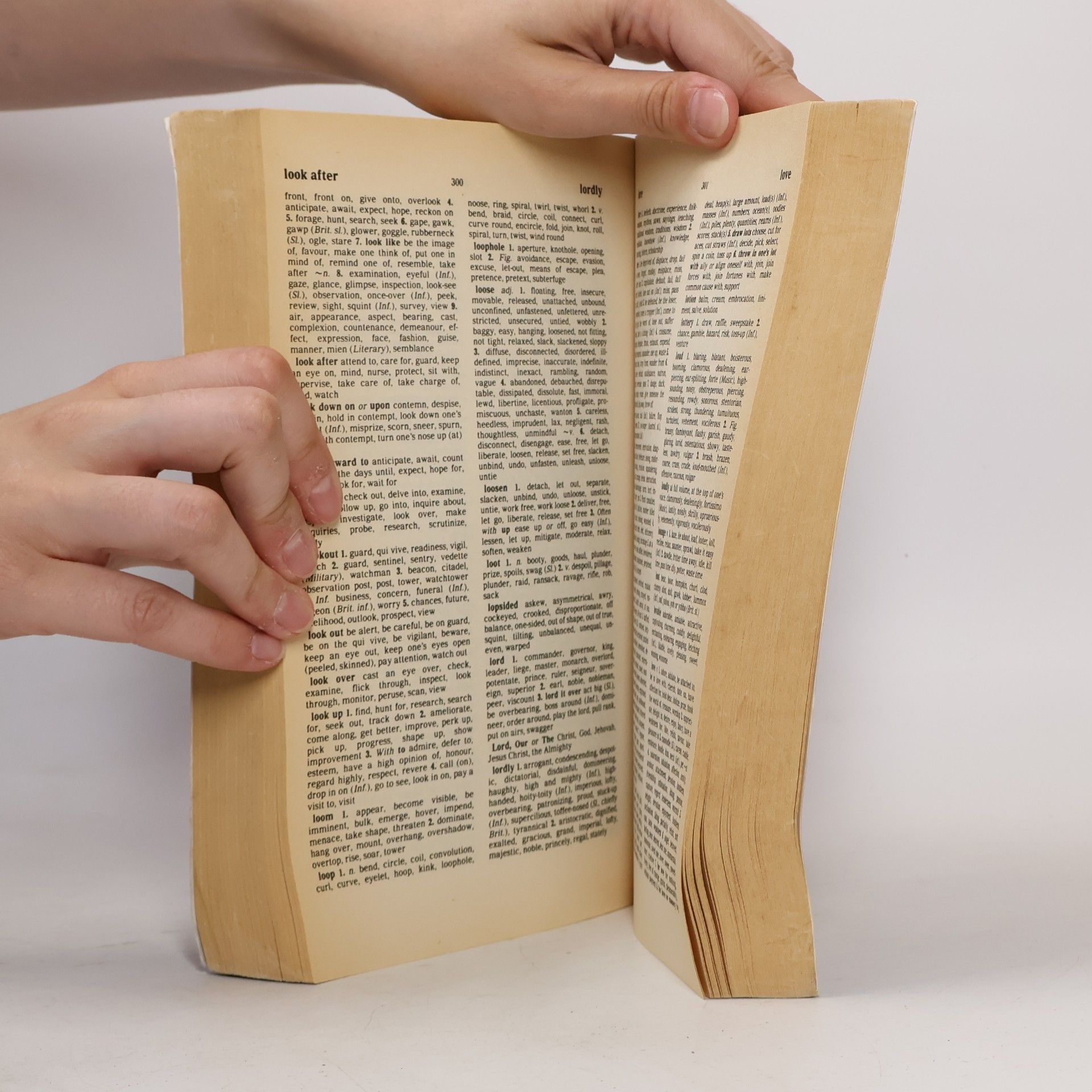 Collins Reference Thesaurus in A-Z Form