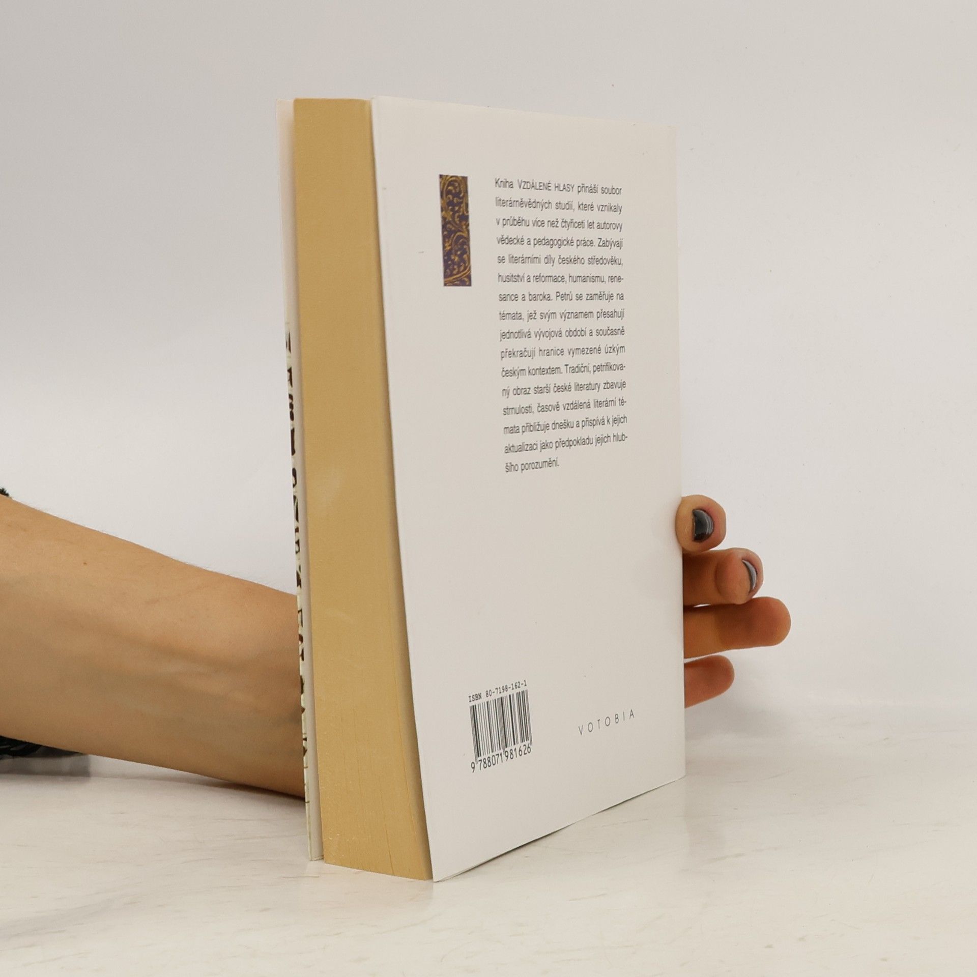 Eduard Petrů Vzdálené hlasy: studie o starší české literatuře
