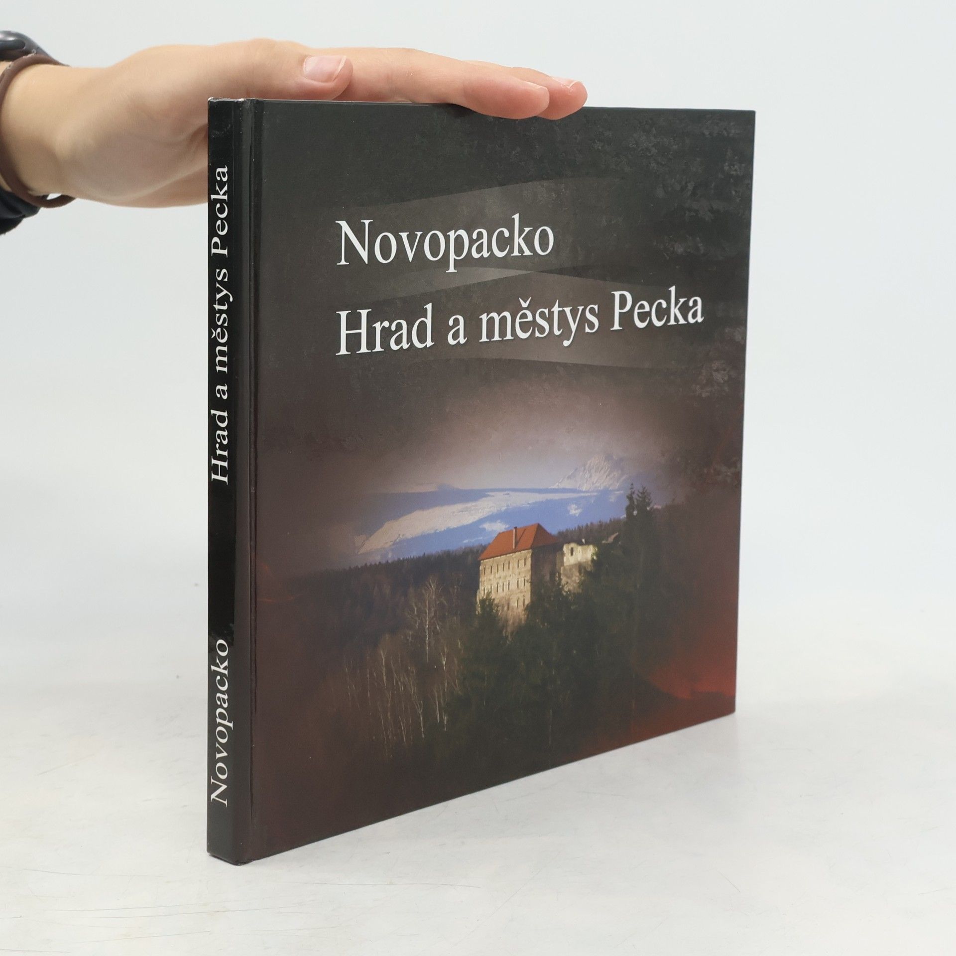Petra Sekotová Novopacko : hrad a městys Pecka