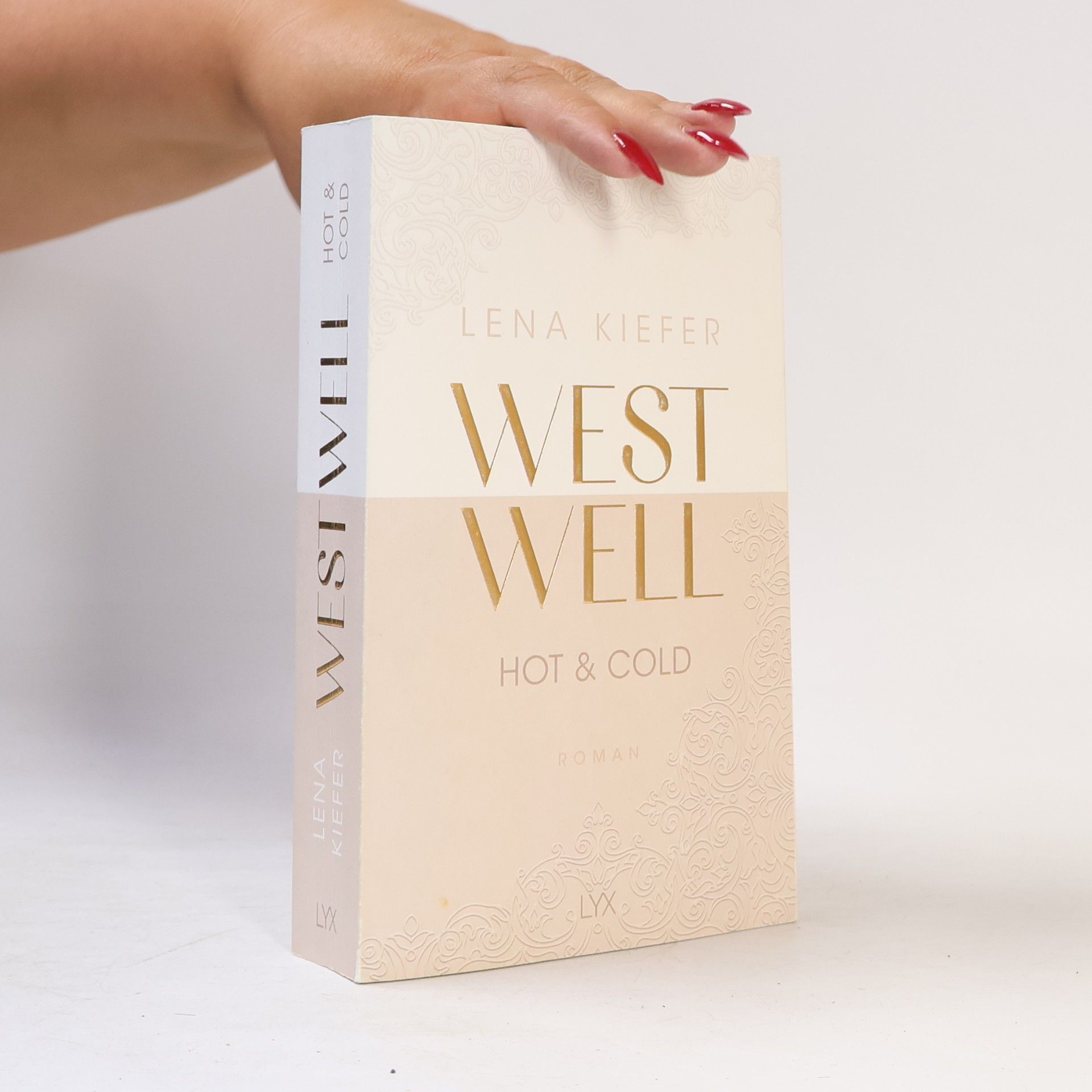 Lena Kiefer Westwell - Hot & Cold