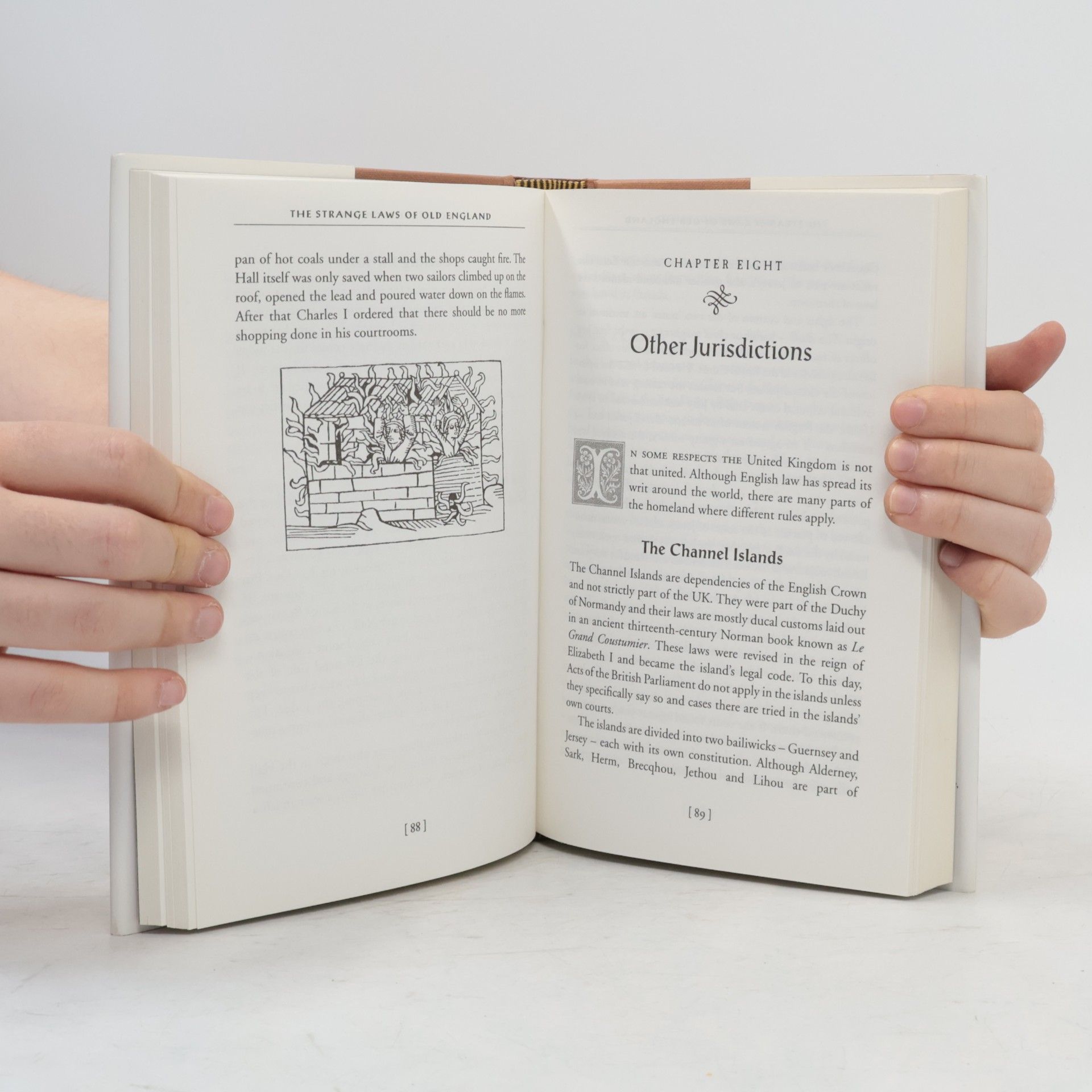 Nigel Cawthorne The Strange Laws of Old England