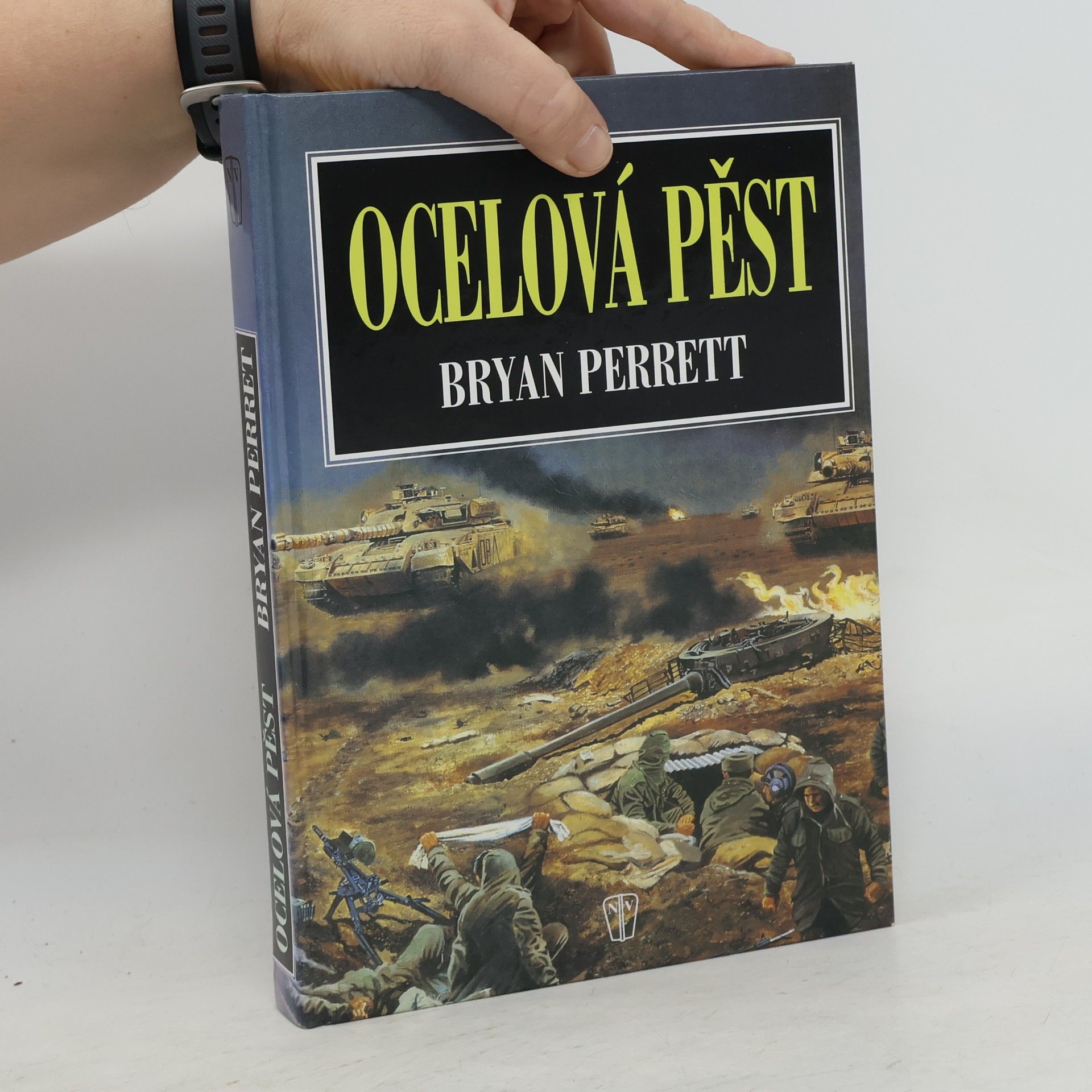 Bryan Perrett Ocelová pěst
