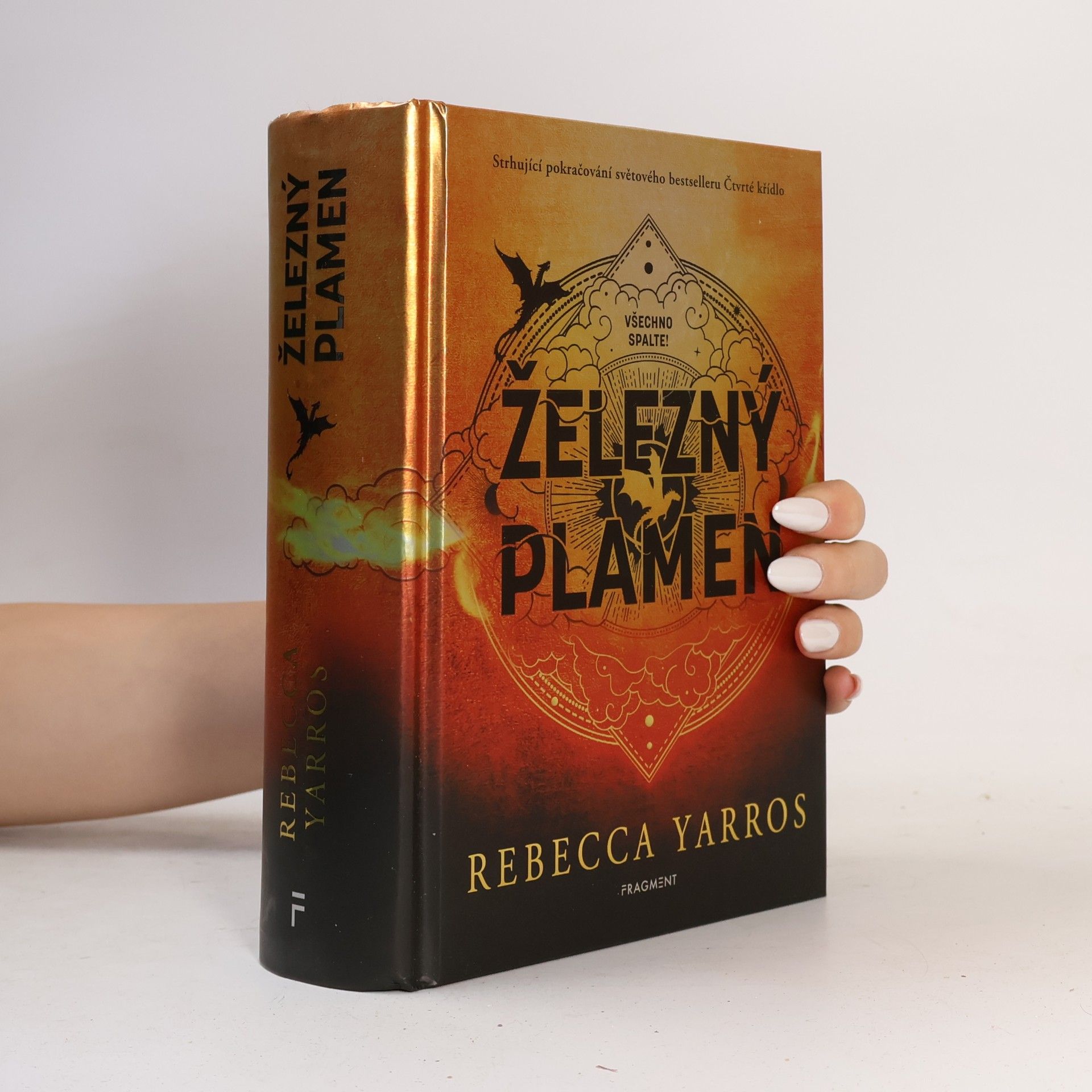 Rebecca Yarros Železný plamen