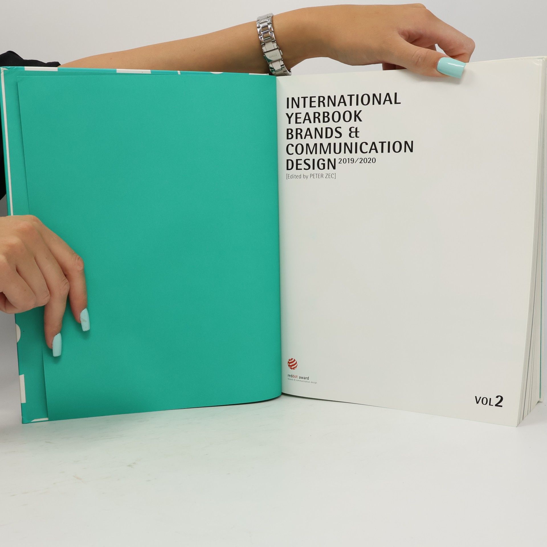 Peter Zec International Yearbook Brands & Communication Design 2019/2020