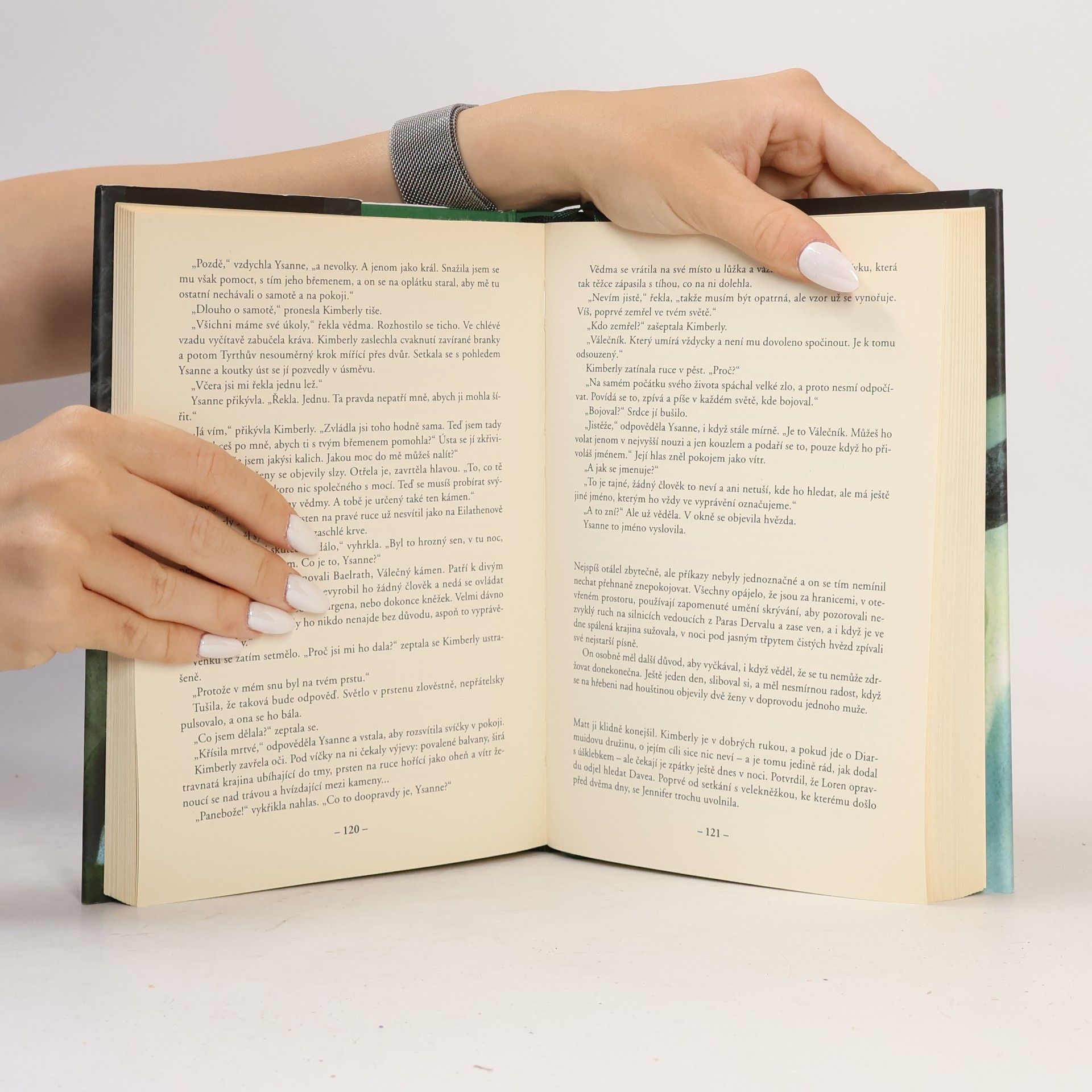 Guy Gavriel Kay Fionavarská tapiserie. Kniha první, Letní strom