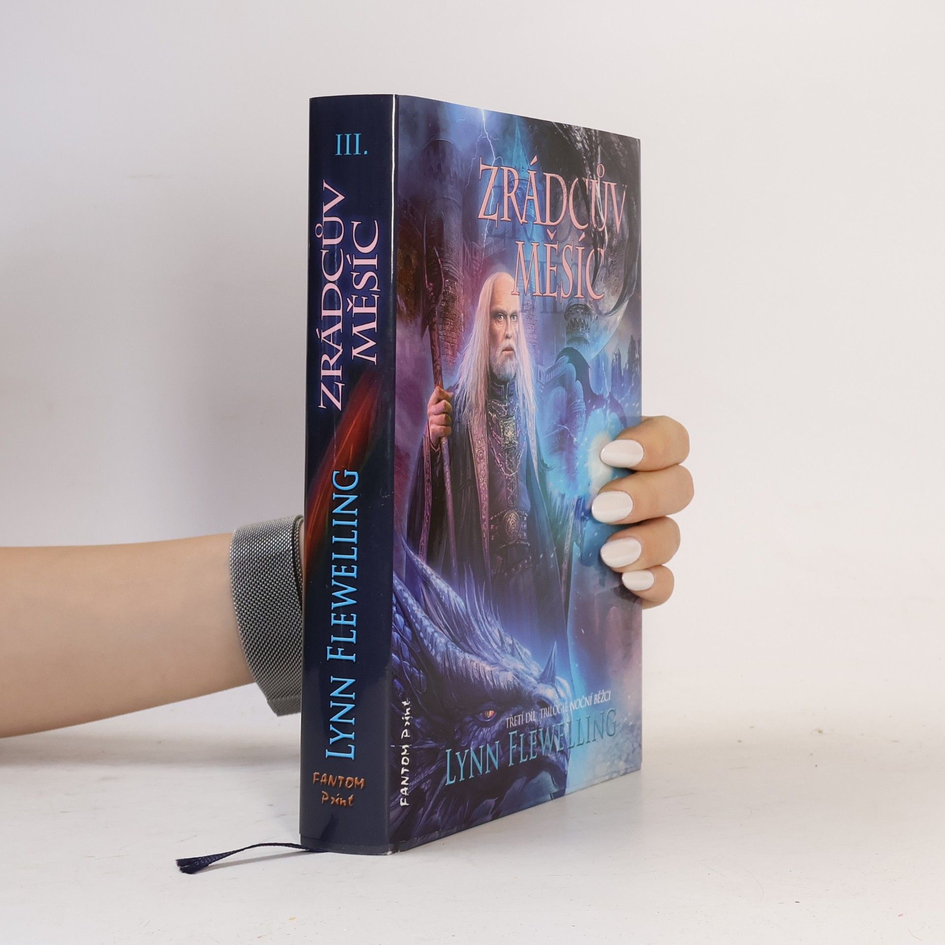 Lynn Flewelling Zrádcův měsíc : Noční běžci. [3. díl]
