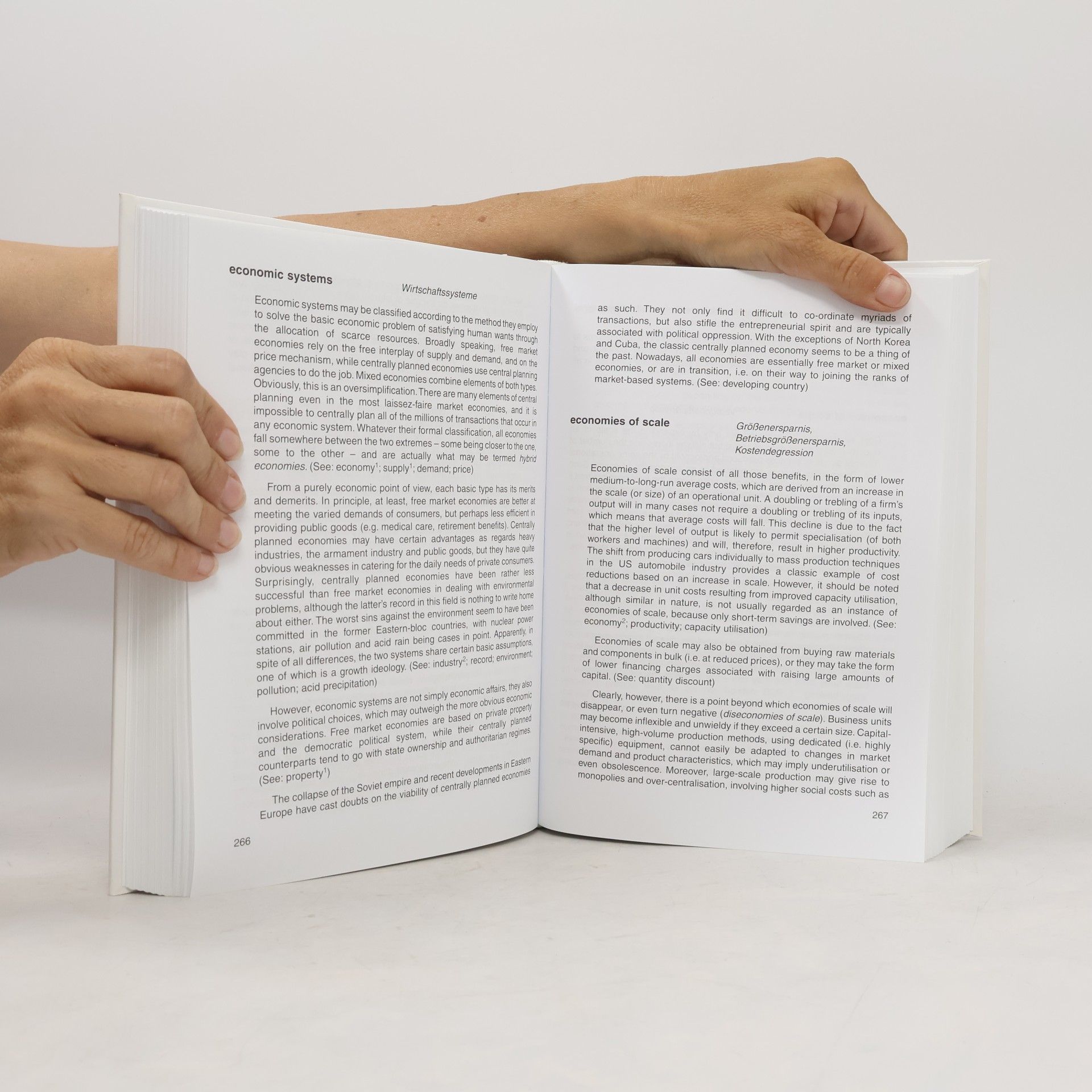 Wolfgang Obenaus New handbook of business English : keywords in context