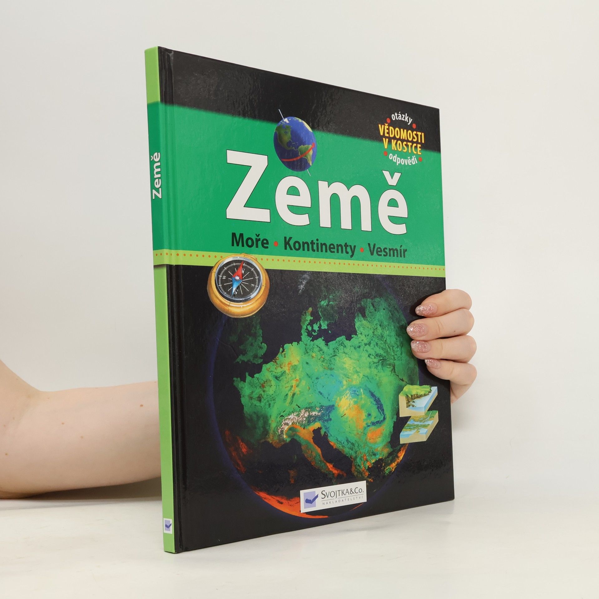 Collectif d'auteurs Země. Moře, kontinenty, vesmír