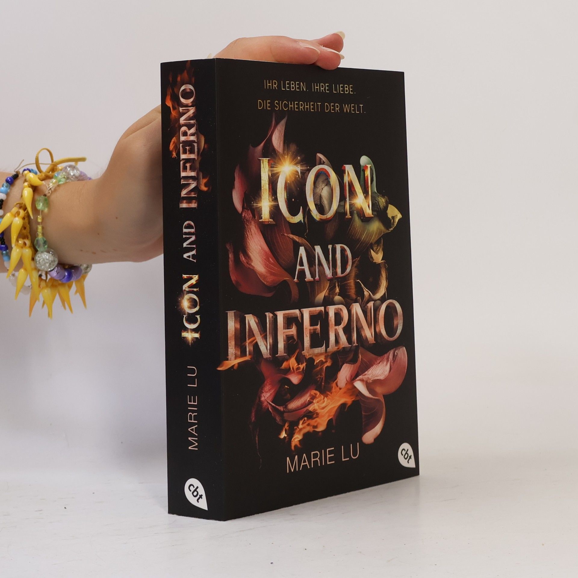 Marie Lu Icon and Inferno