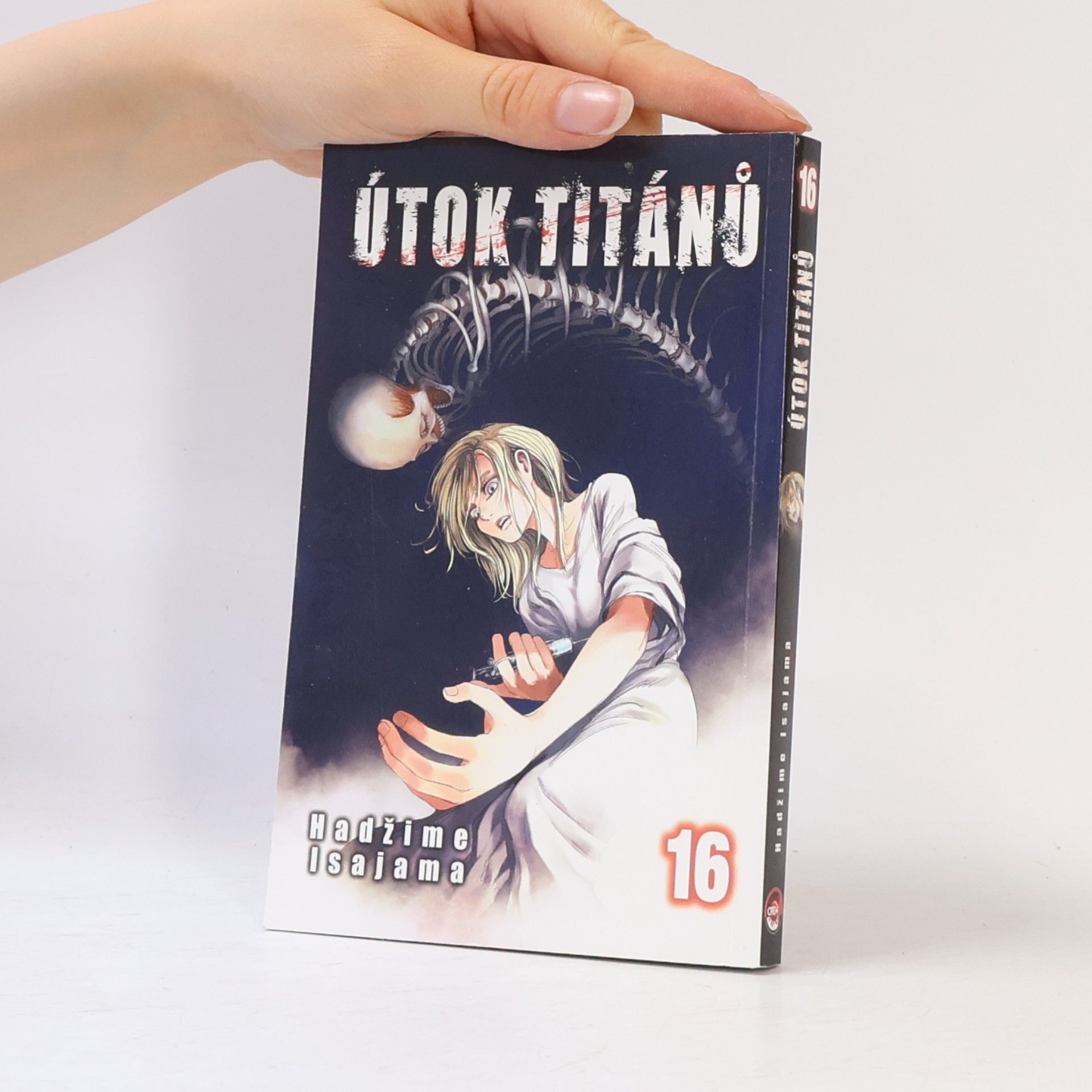 Hajime Isayama Útok titánů 16