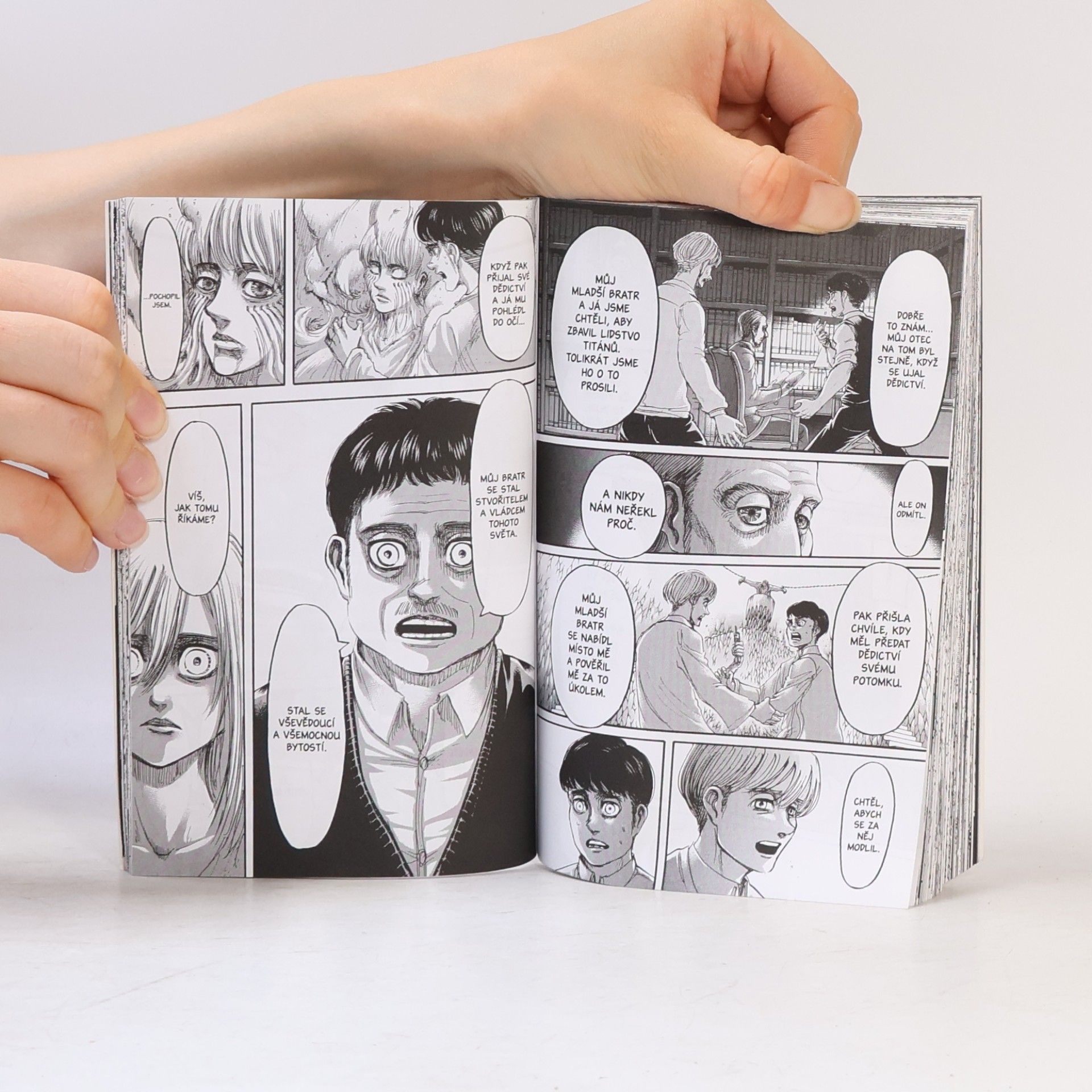 Hajime Isayama Útok titánů 16