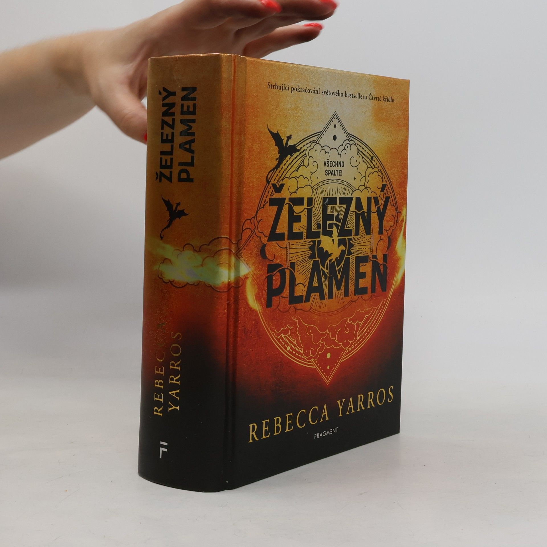 Rebecca Yarros Železný plamen
