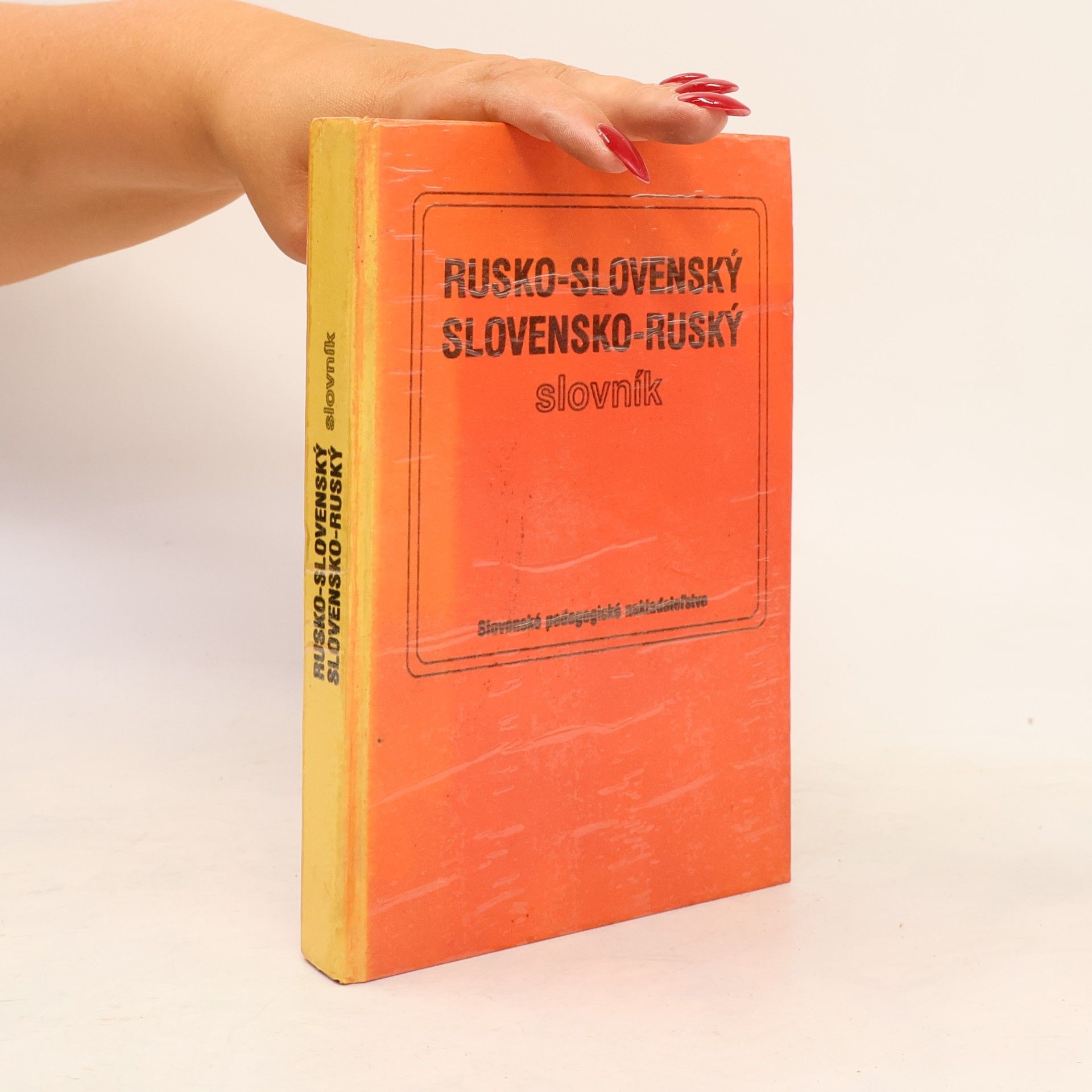 Various authors Rusko-slovenský a slovensko-ruský slovník