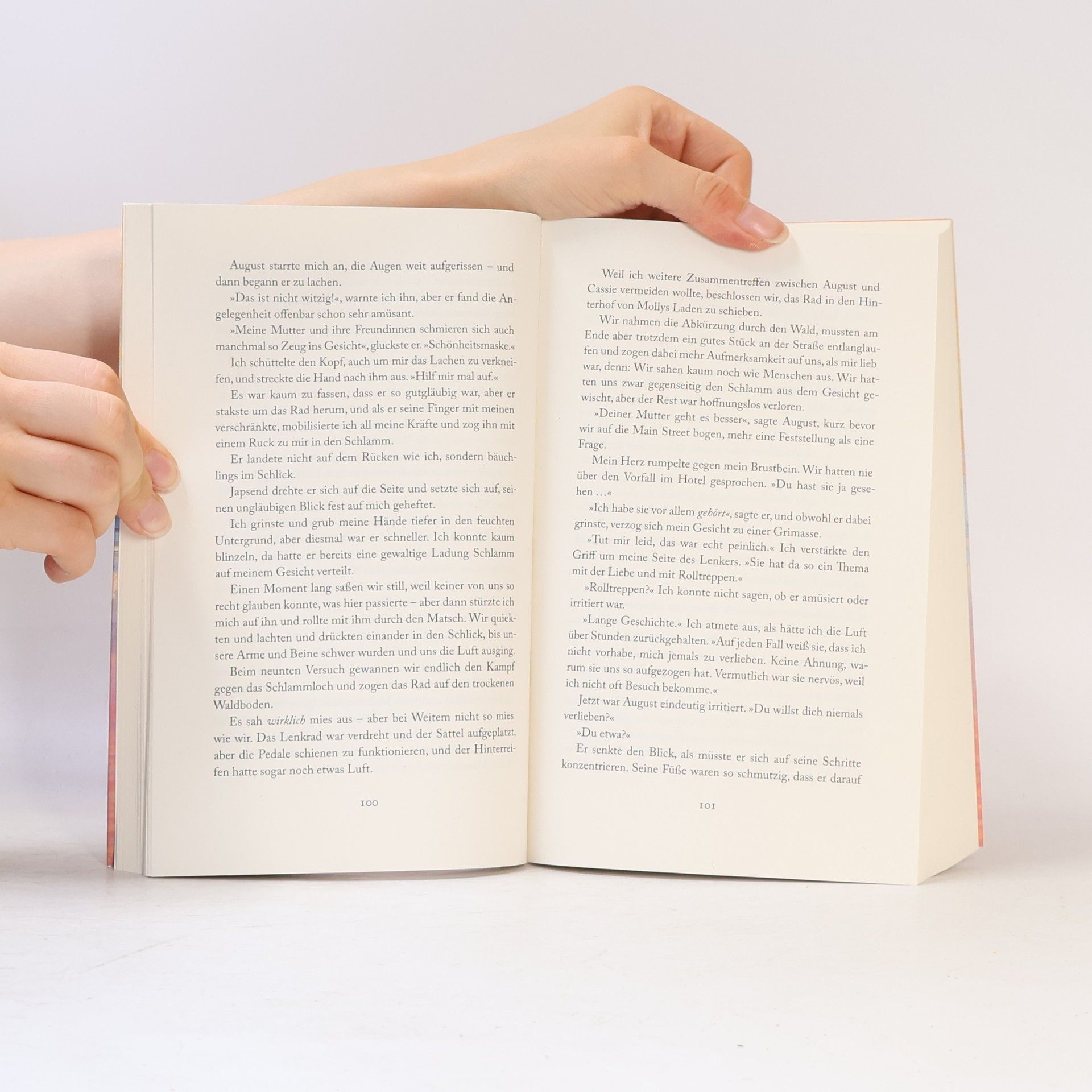 Lucy Astner Kein Sommer ohne August: Roman. SPIEGEL-Bestseller – der Sommerroman des Jahres für alle, die Bücher, Buchhandlungen und große Liebesgeschichten lieben (Every Summer Has A Story, Band 1)