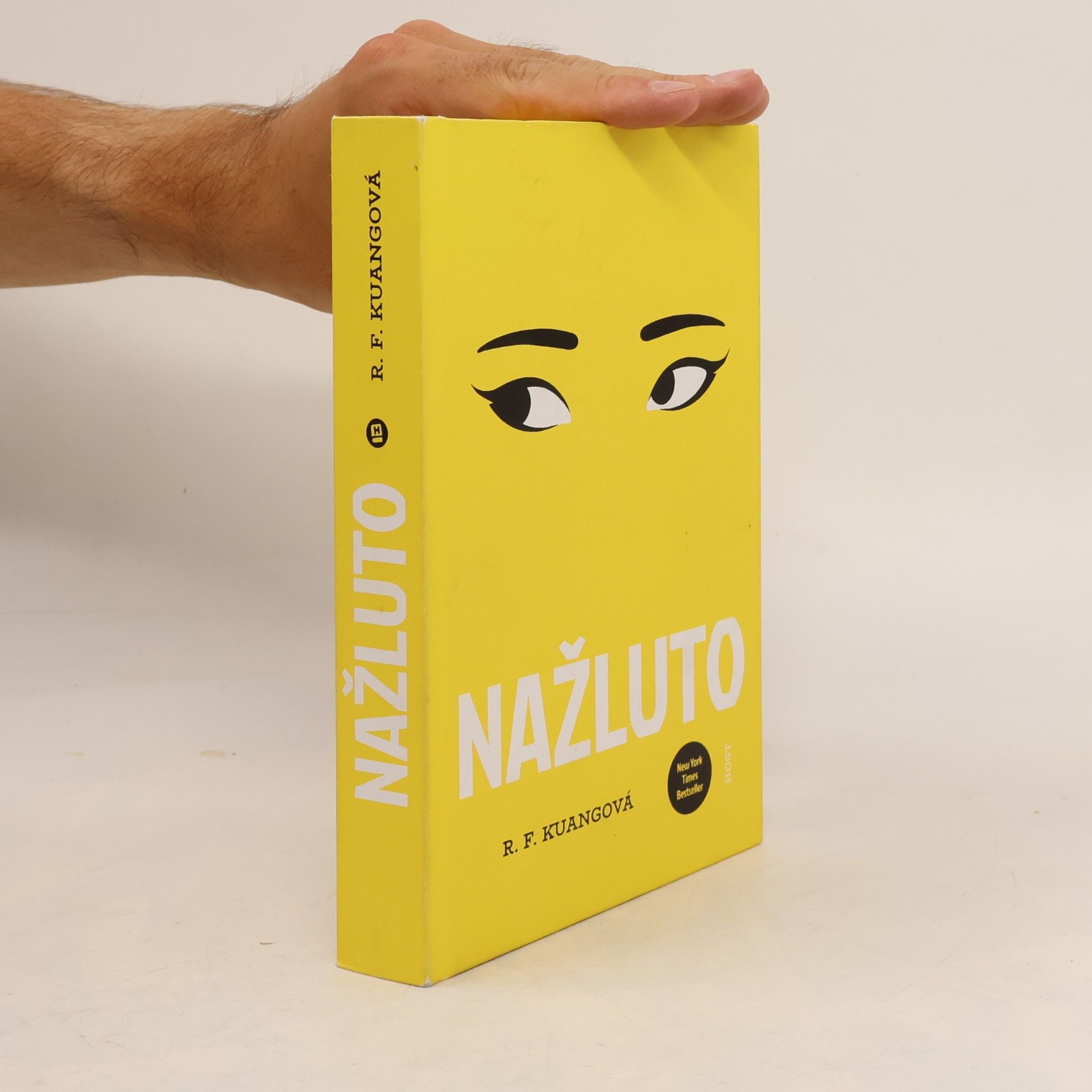 Rebecca Kuang Nažluto