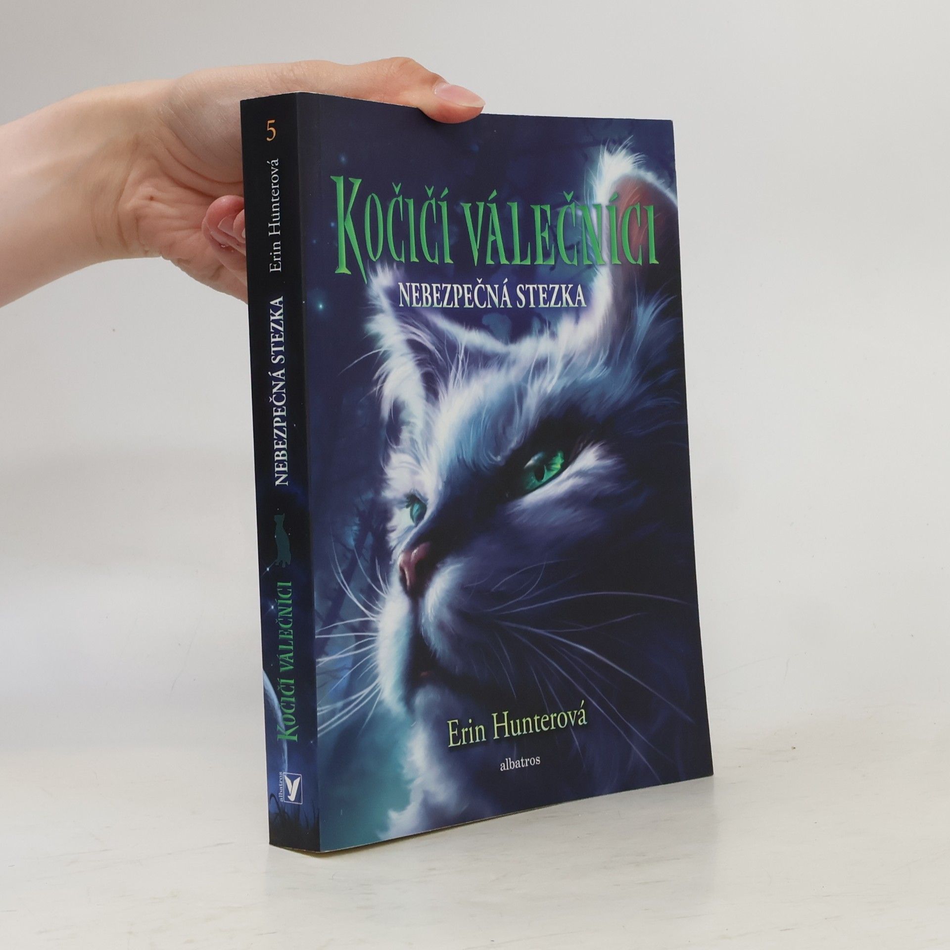 Erin Hunter Nebezpečná stezka. Kočičí válečníci
