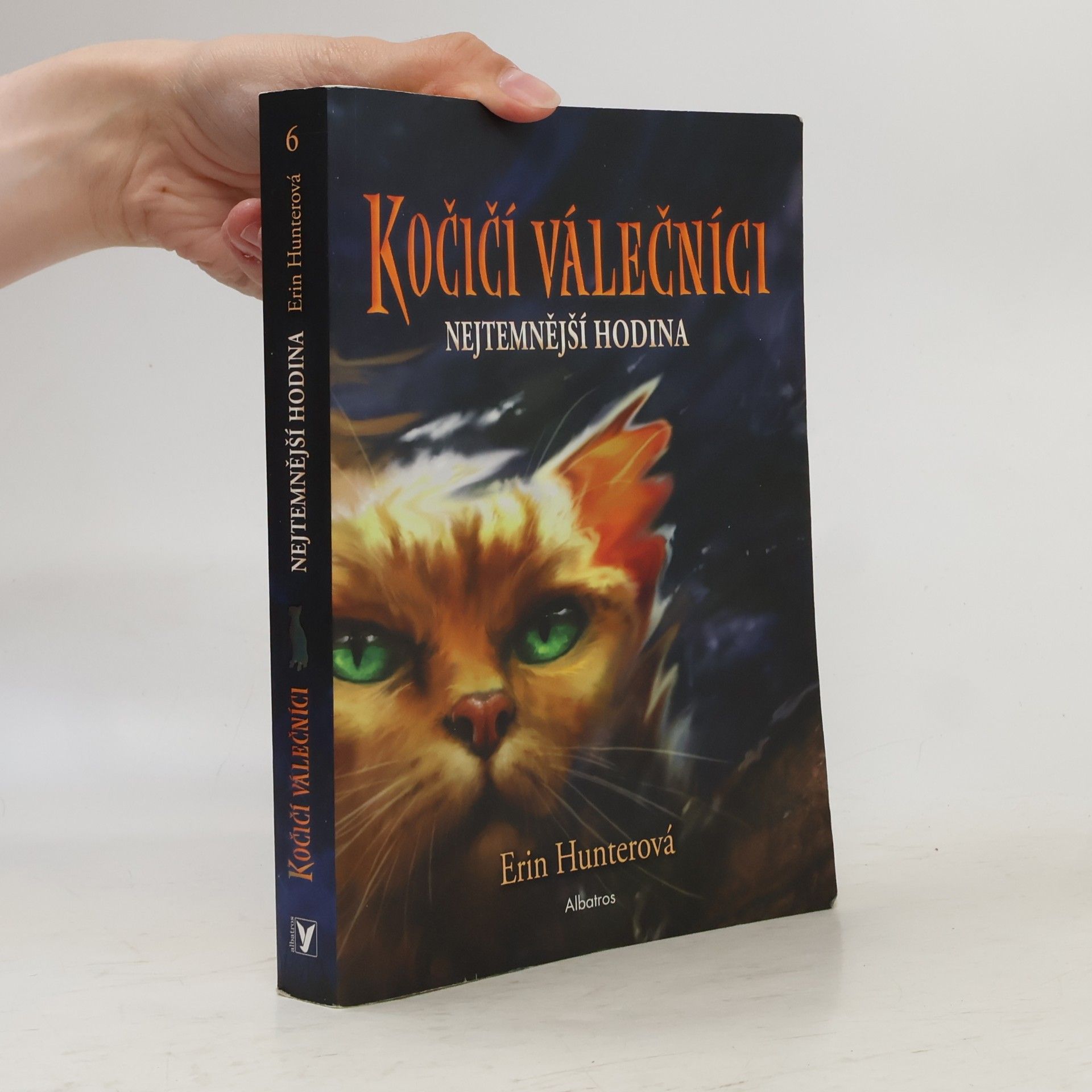 Erin Hunter Nejtemnější hodina