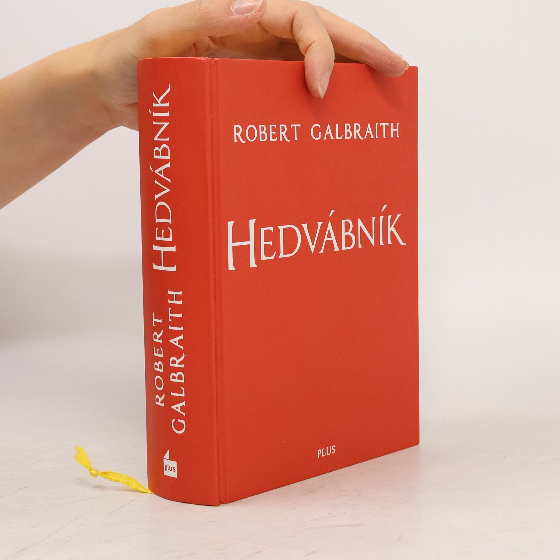 J. K. Rowling Hedvábník