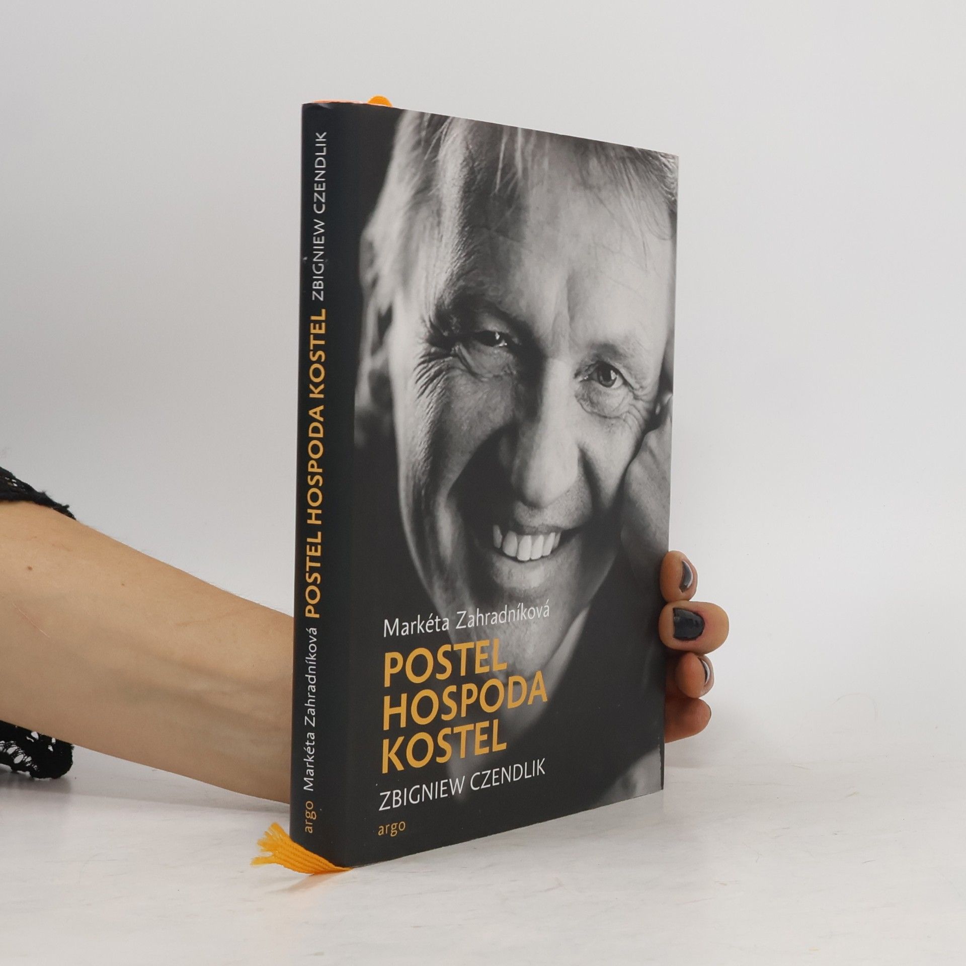 Zbigniew Czendlik Postel, hospoda, kostel