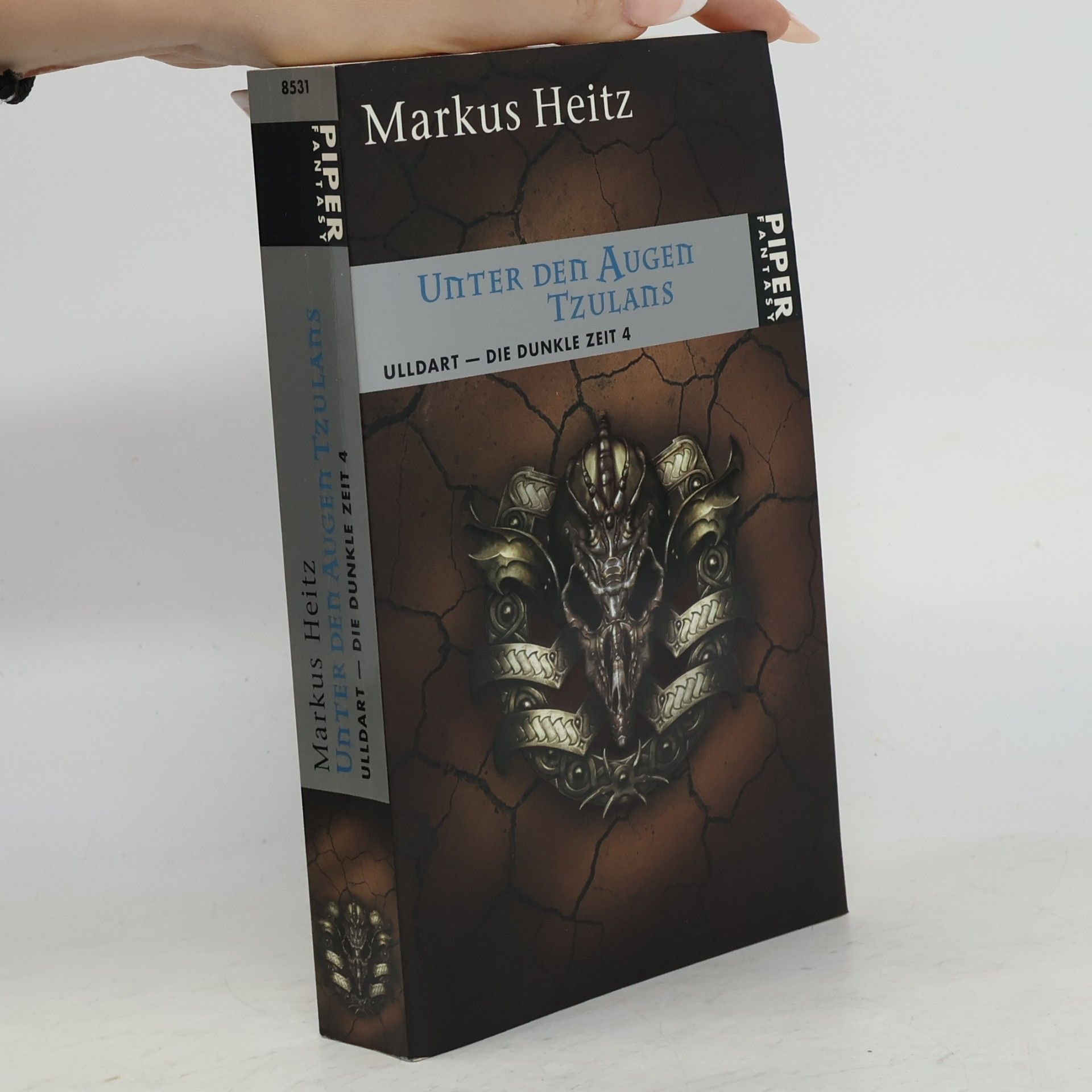 Markus Heitz Unter den Augen Tzulans. Ulldart - die dunkle Zeit 4