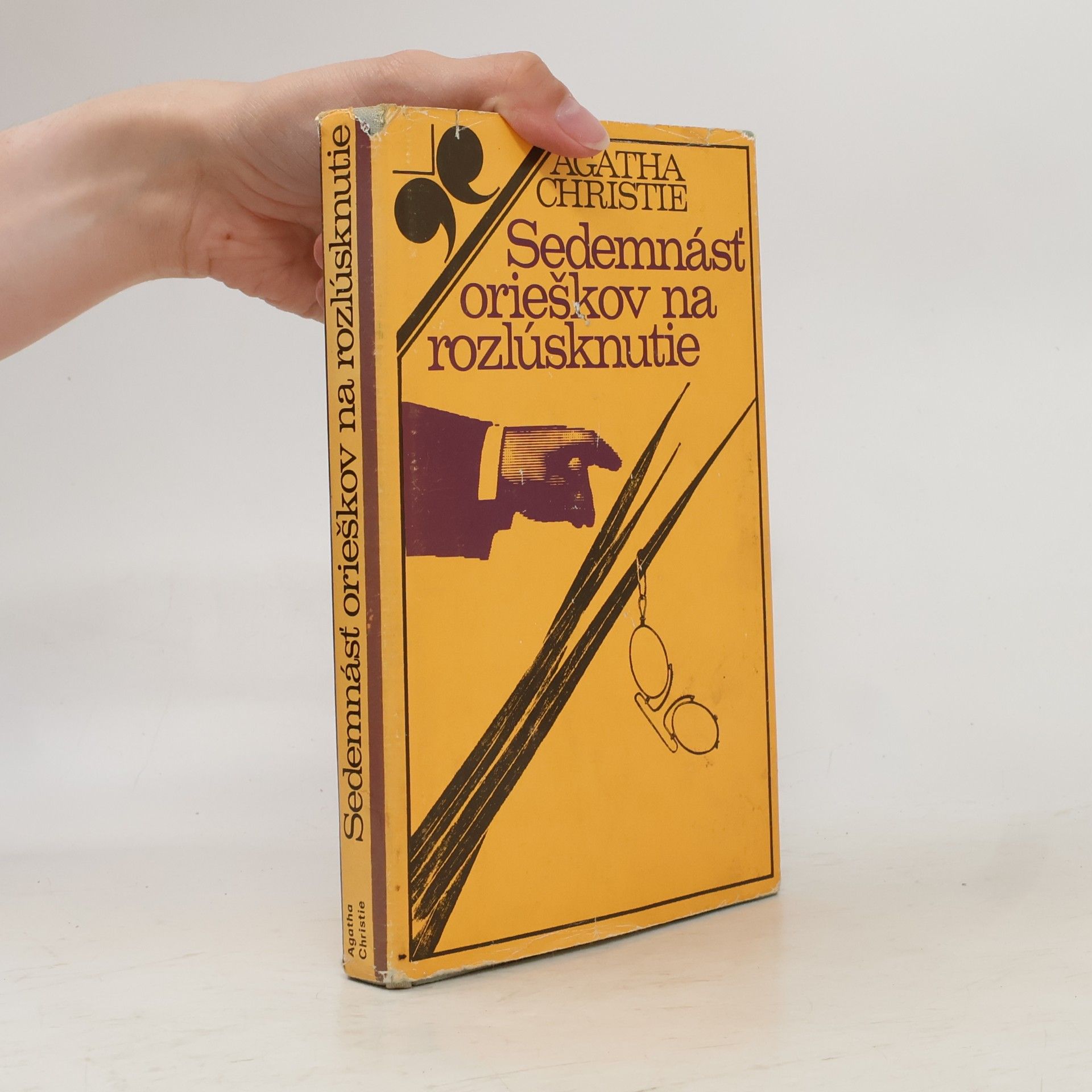 Agatha Christie Sedemnásť orieškov na rozlúsknutie