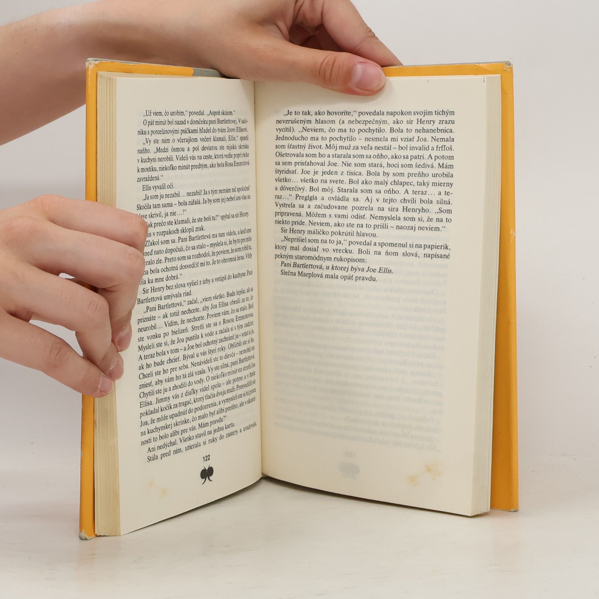 Agatha Christie Sedemnásť orieškov na rozlúsknutie
