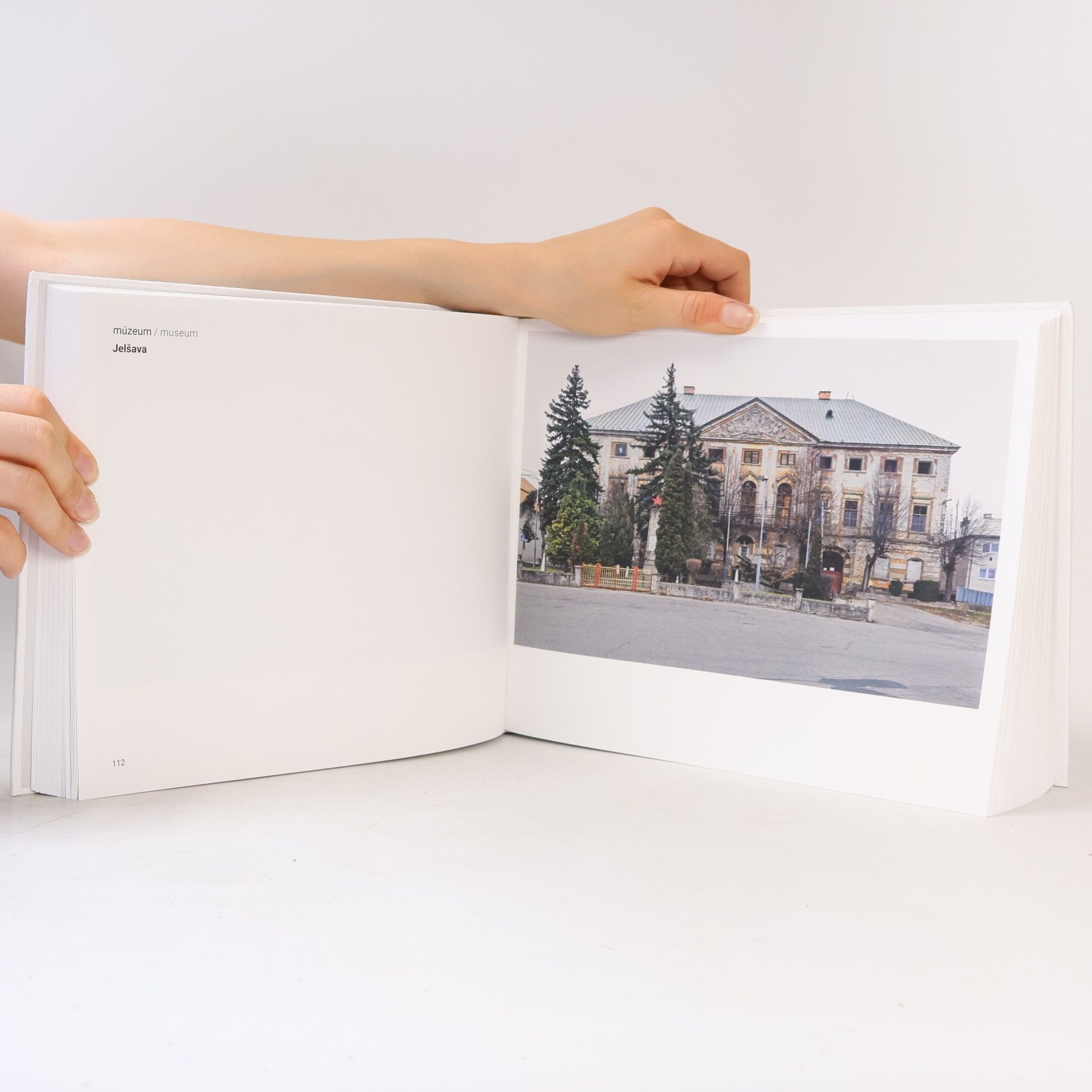 Jana Šturdíková Châteaux po našom
