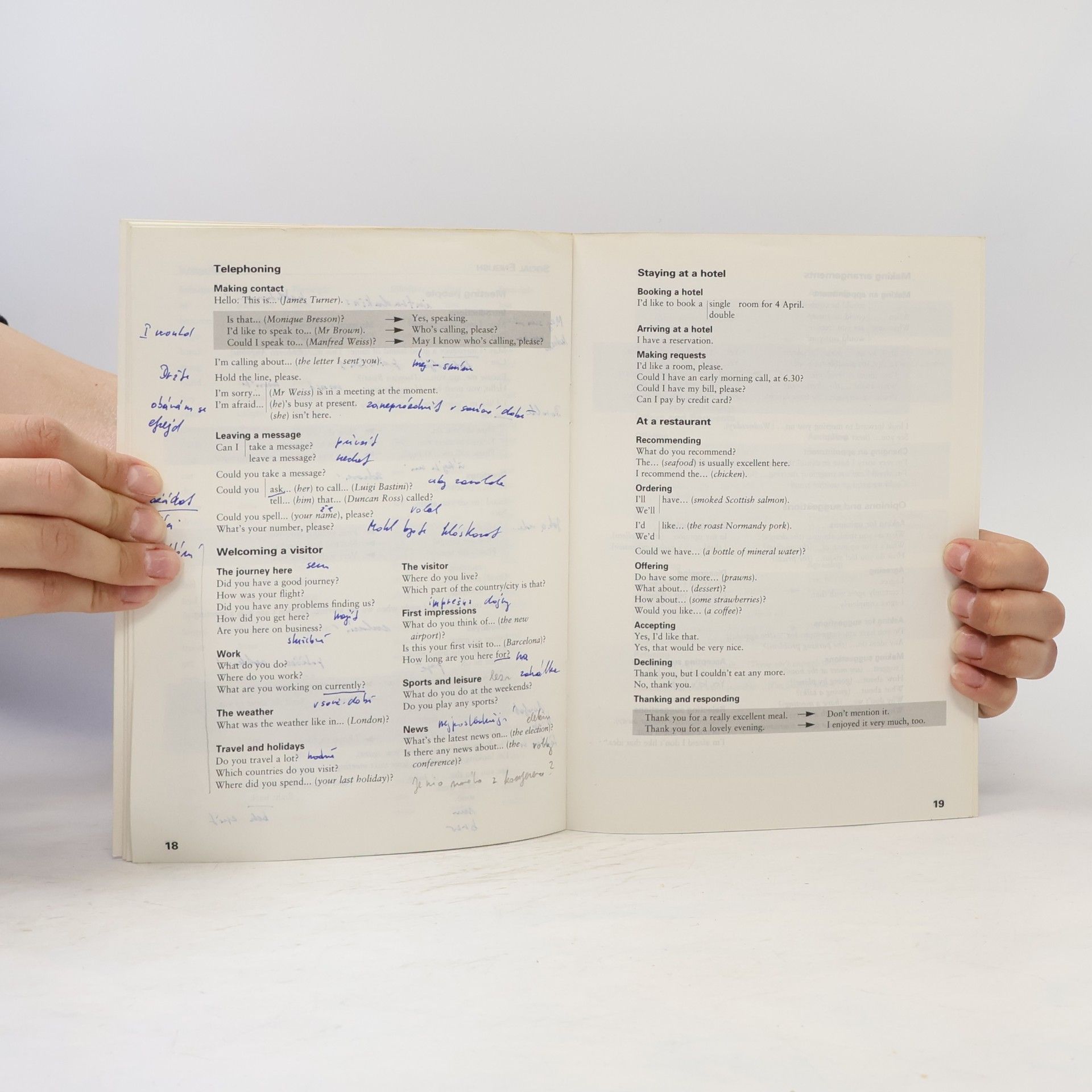 Liz Taylor International express pre-intermediate : pocket book
