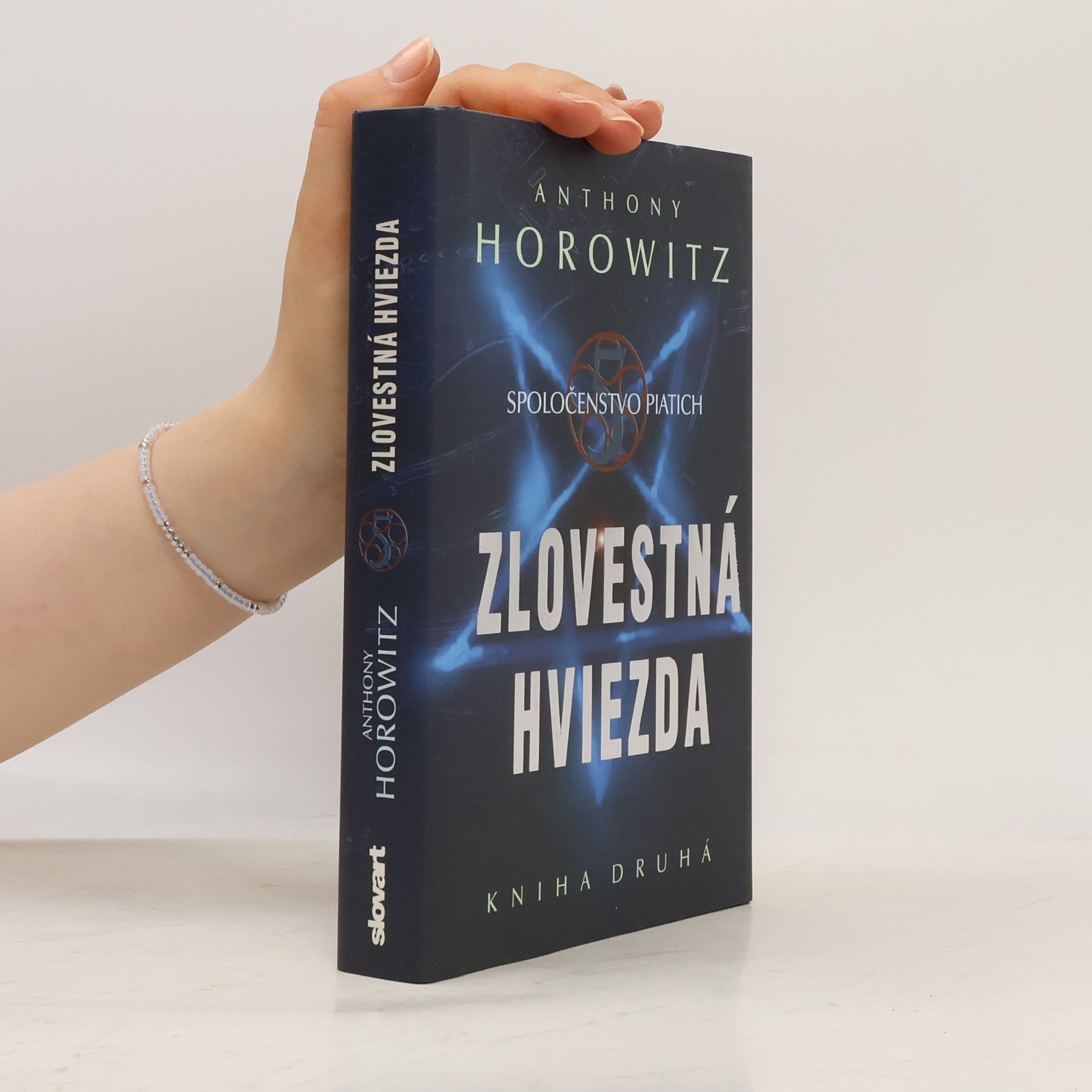 Anthony Horowitz Zlovestná hviezda