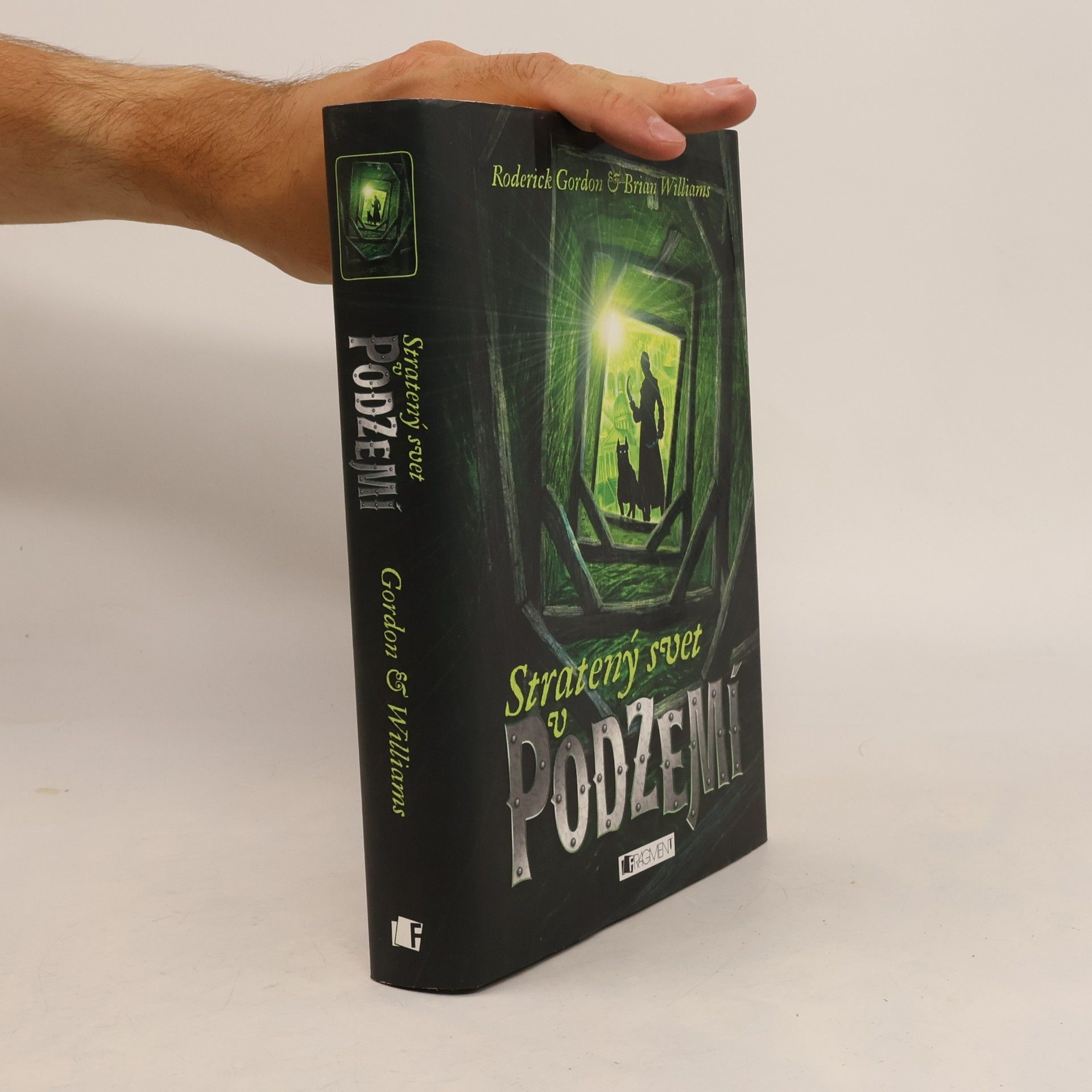 Roderick Gordon Stratený svet v podzemí