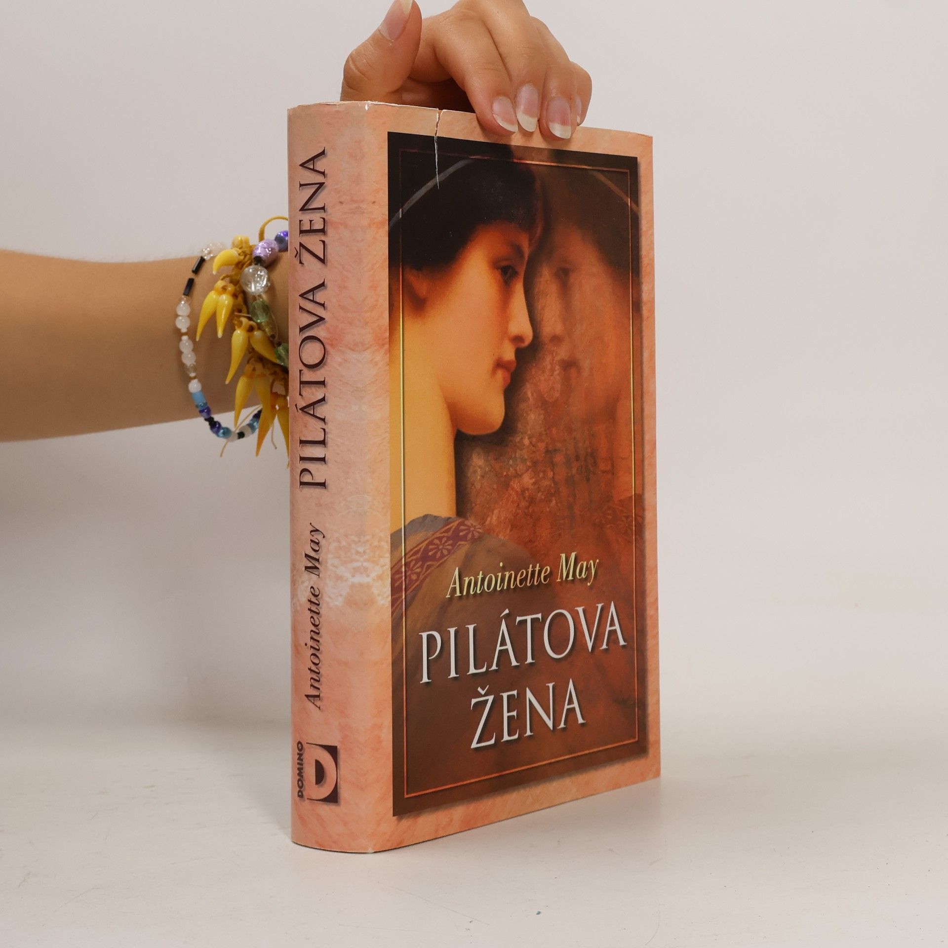 Antoinette May Pilátova žena