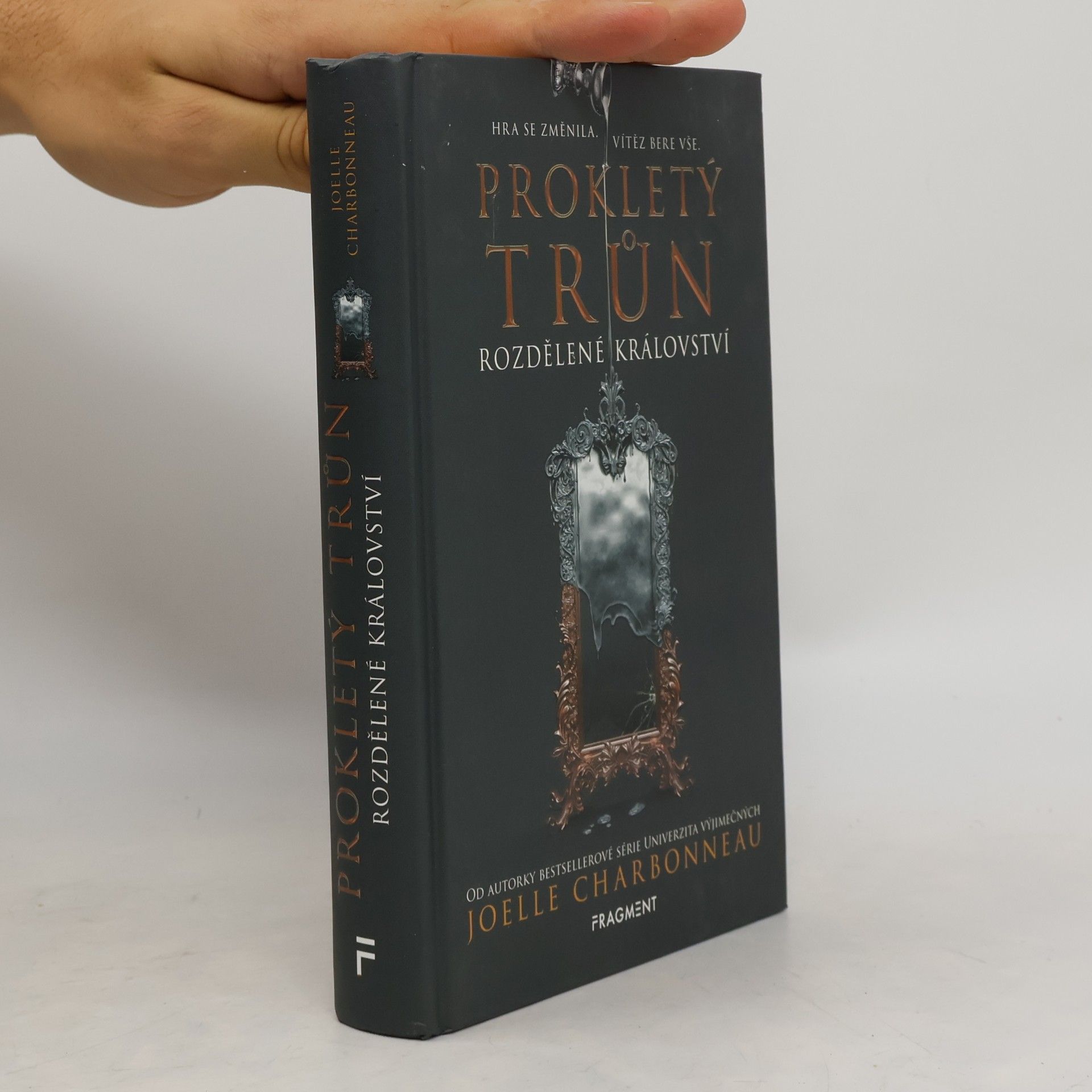 Joelle Charbonneau Rozdělené království