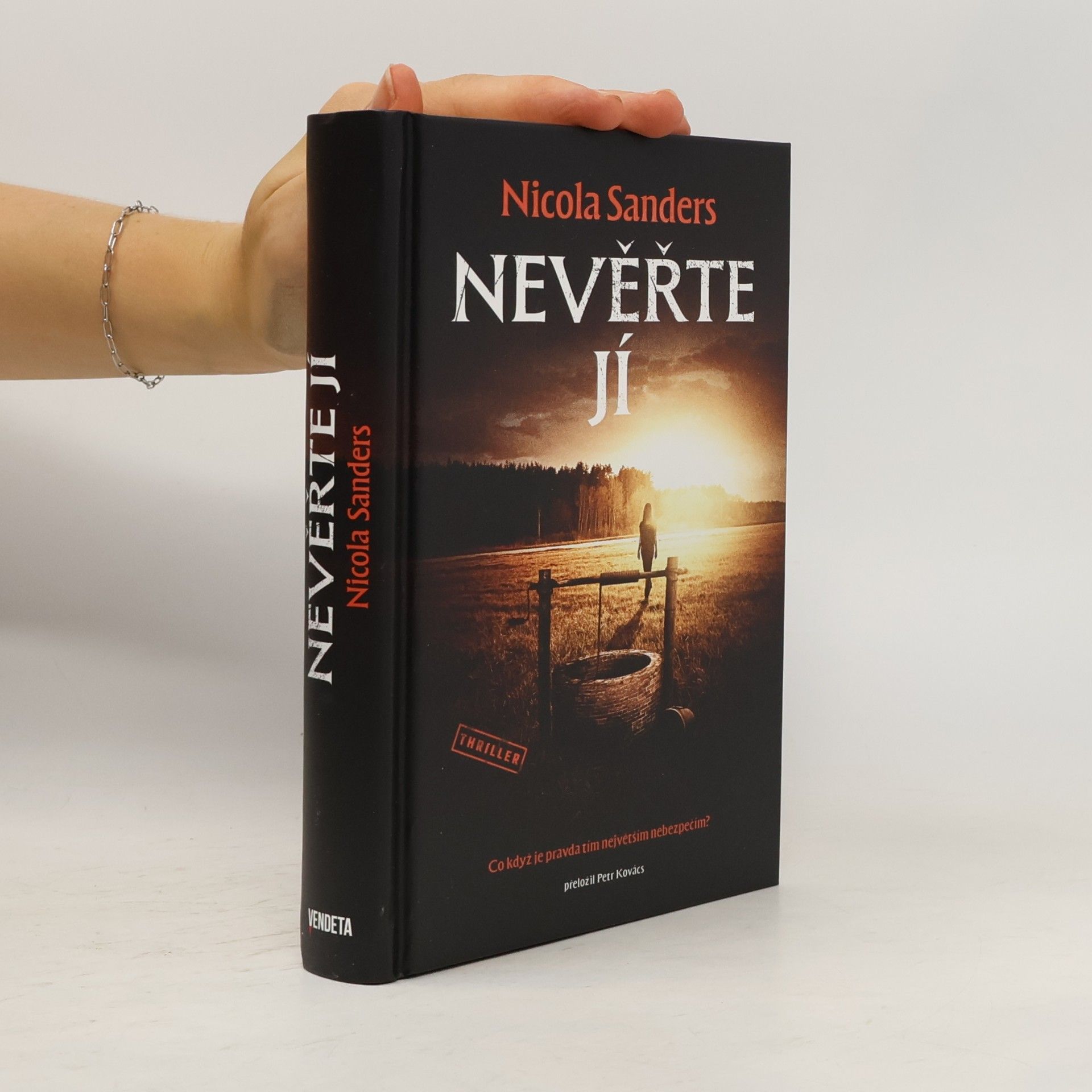 Nevěřte jí