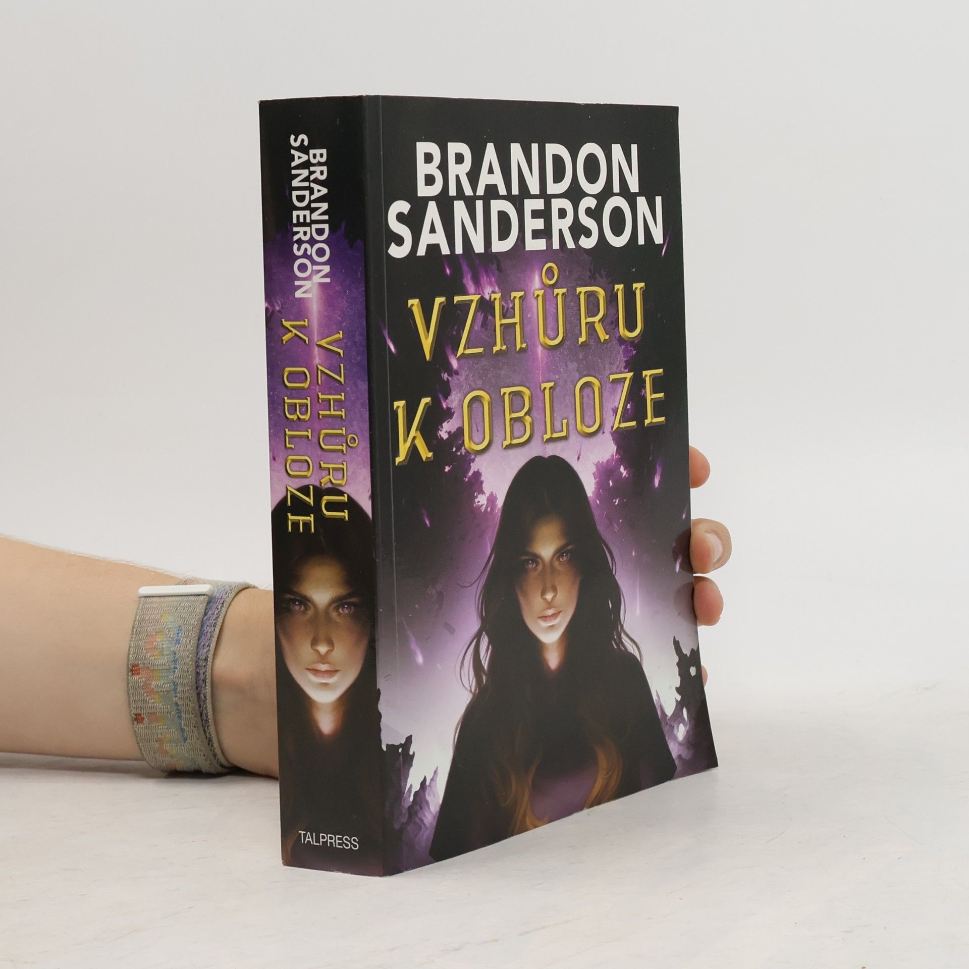 Brandon Sanderson Vzhůru k obloze