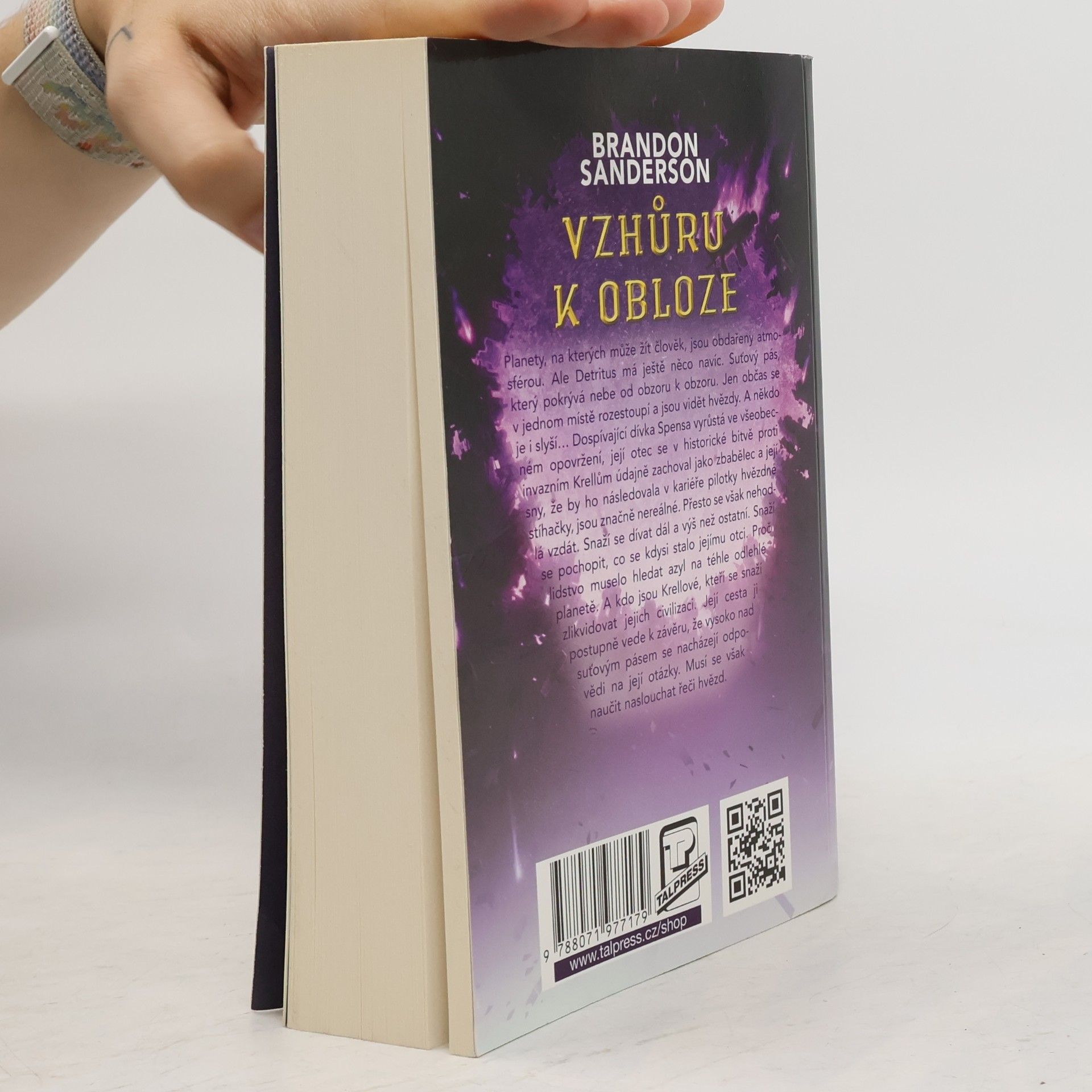 Brandon Sanderson Vzhůru k obloze