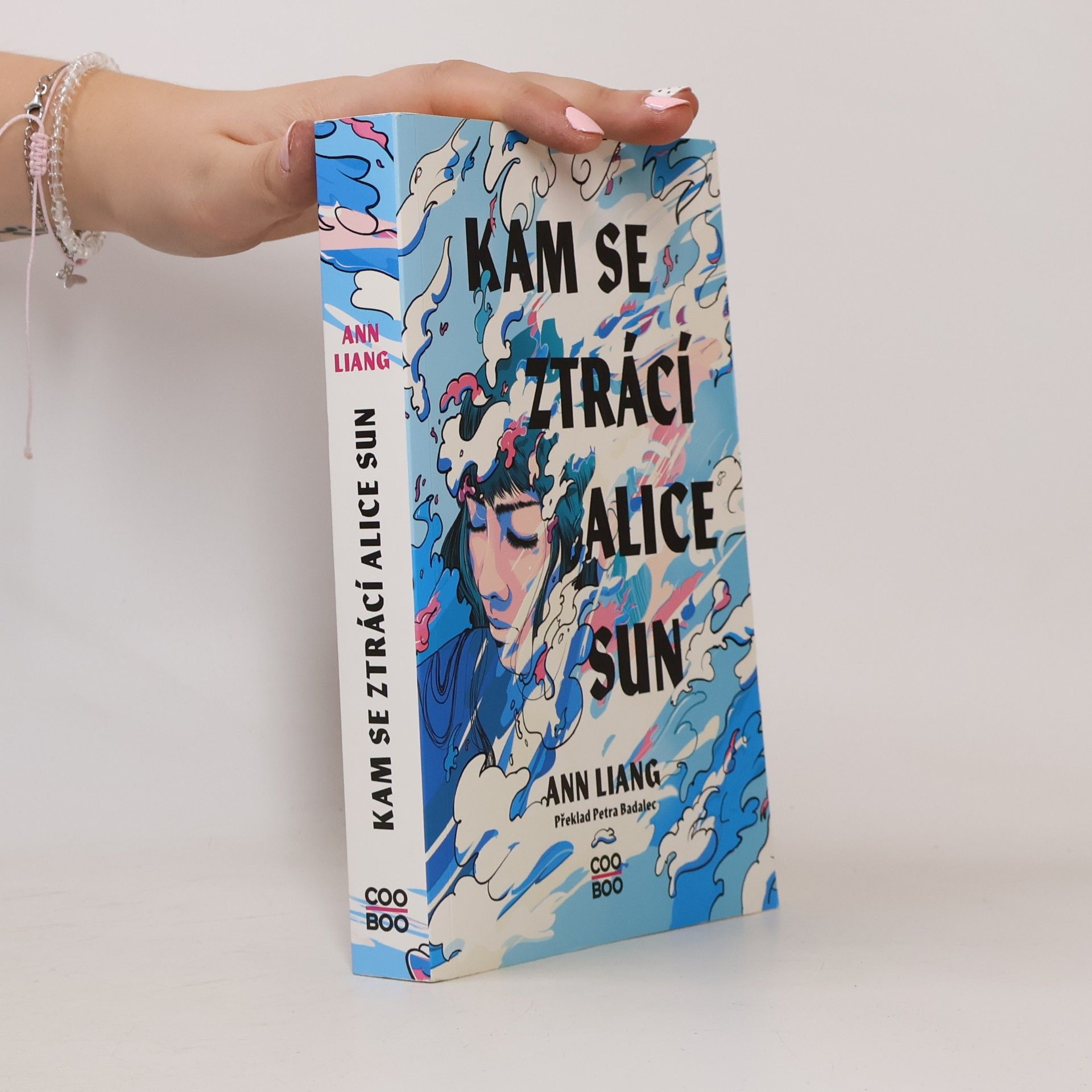 Ann Liang Kam se ztrácí Alice Sun