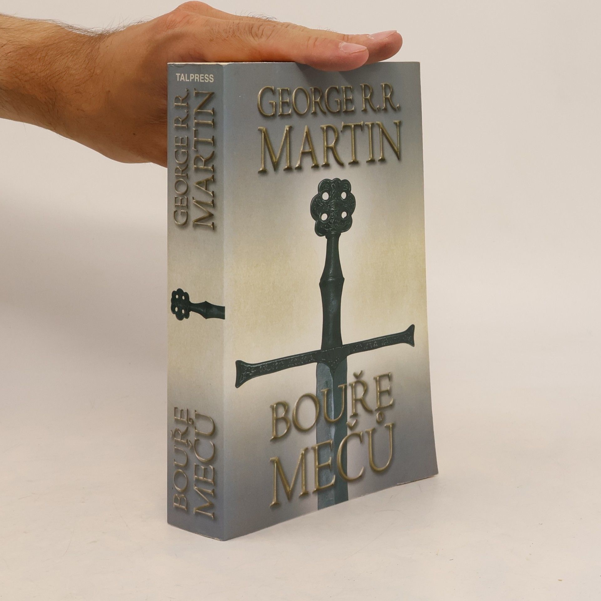 George R. R. Martin Bouře mečů. Část první