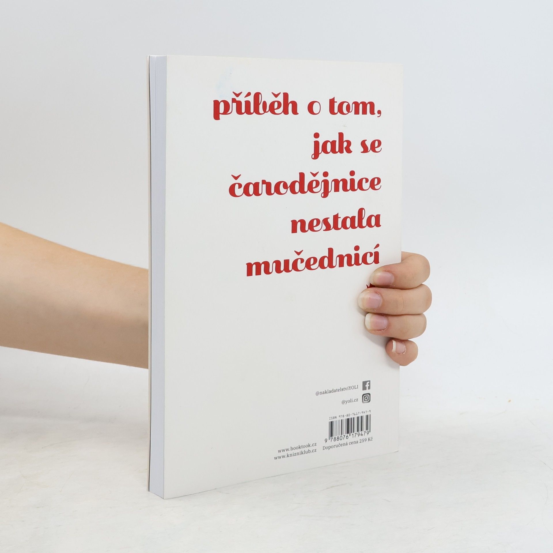 Amanda Lovelace O čarodějnici, která se nenechala upálit