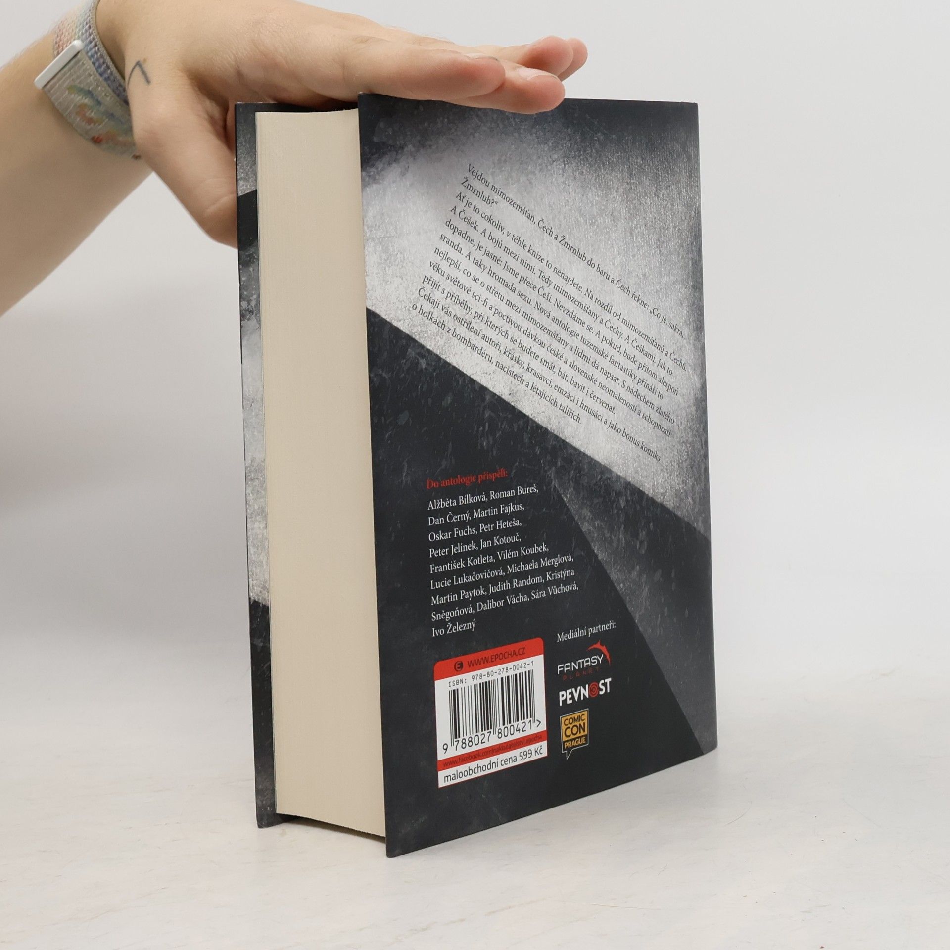 Autorenkollektiv Krásky a vetřelci