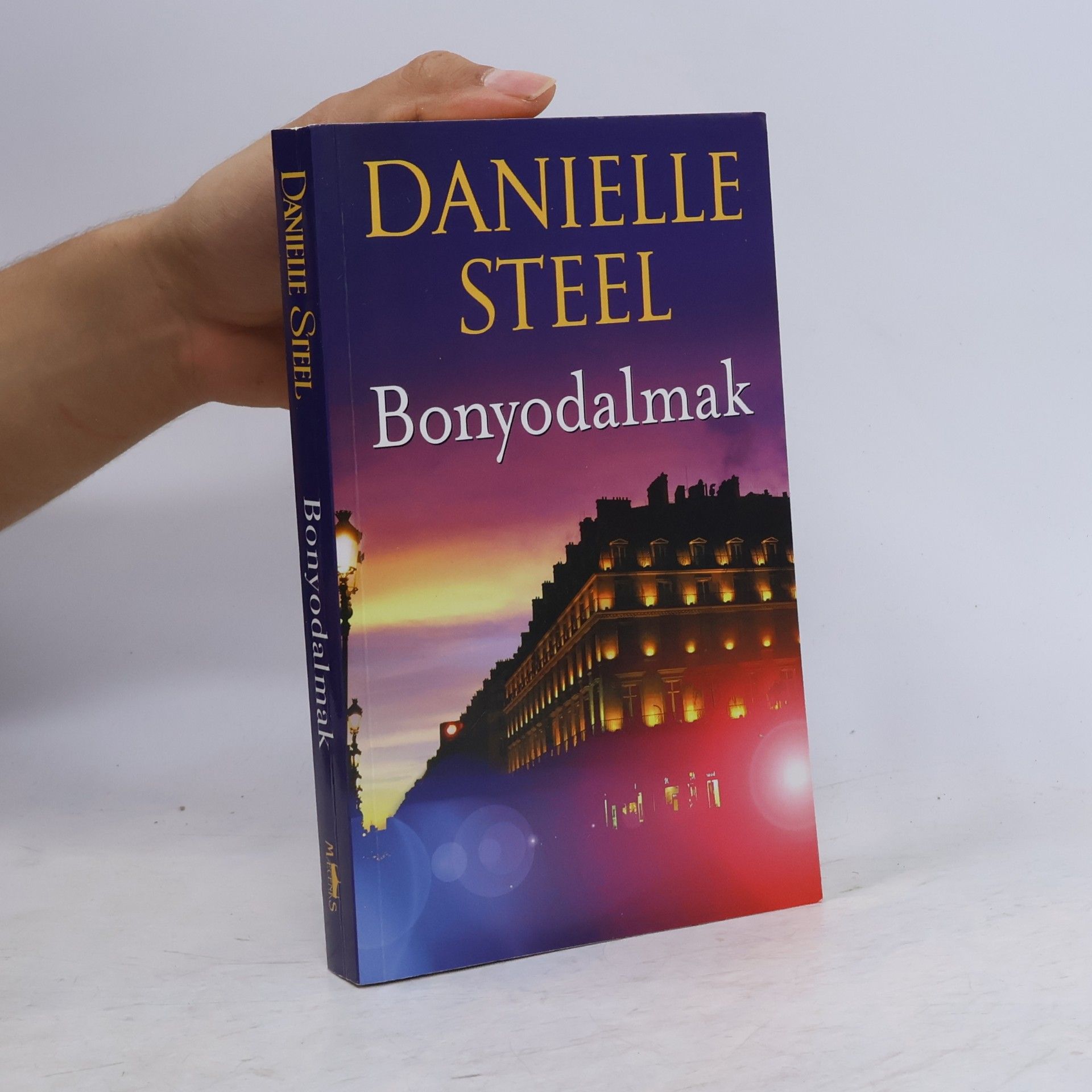 Danielle Steel Bonyodalmak